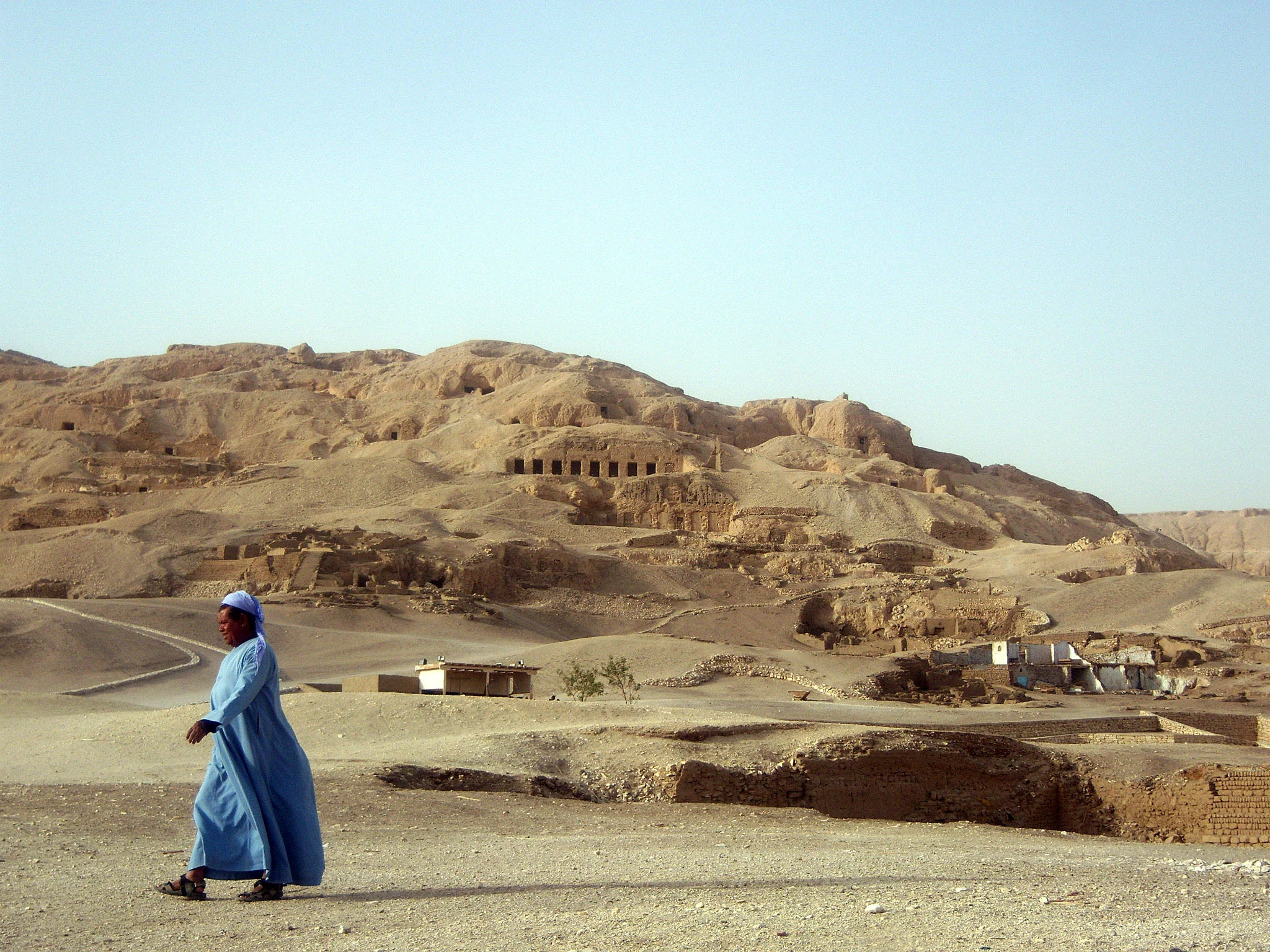 Un voyage en Egypte de l’antiquité à nos jours :  regards croisés d’une égyptologue philanthrope.