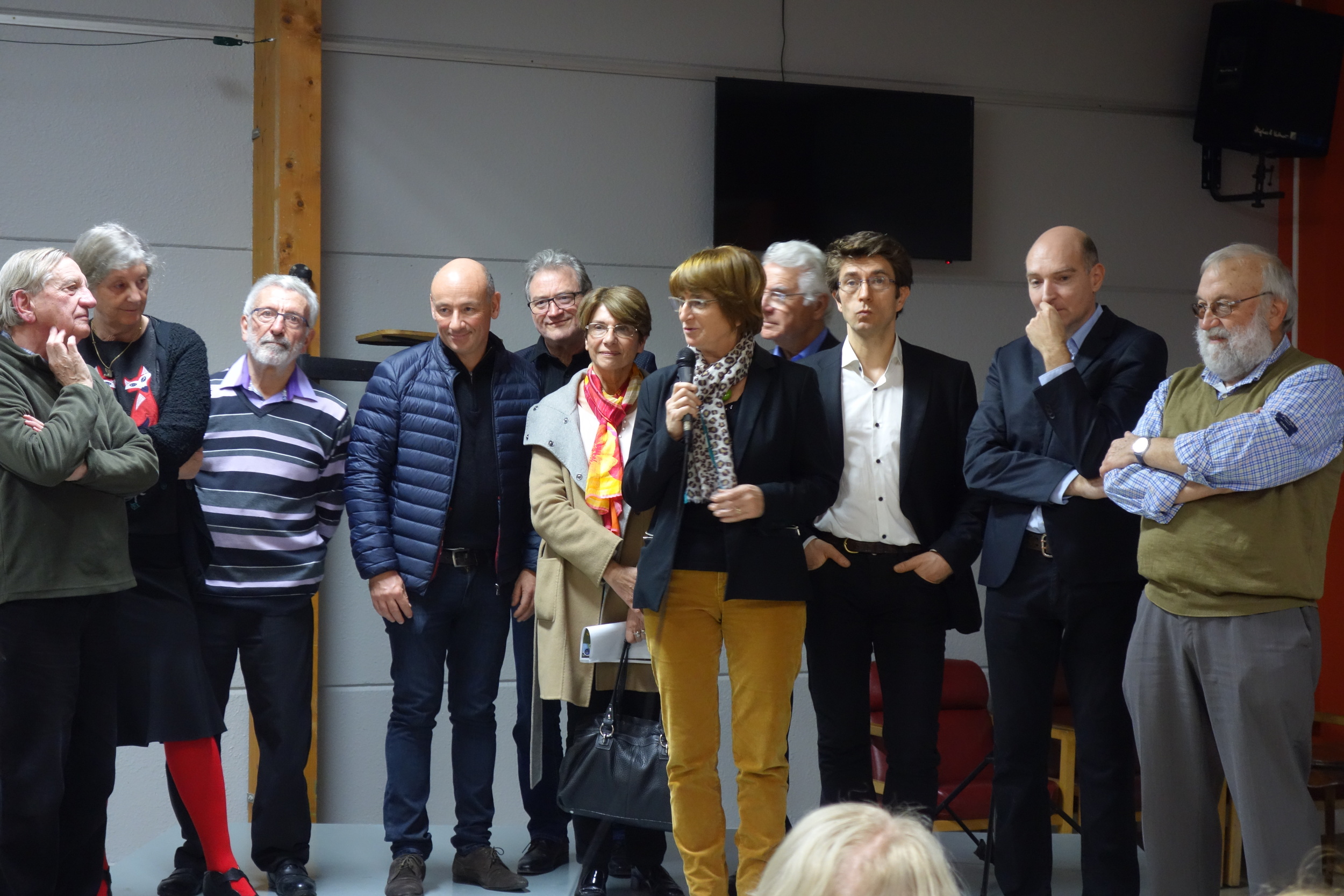 De nombreux institutionnels se sont déplacés lors de la manifestation et les représentants des Universités ont annoncé devant les élus que l'étude d'un partenariat avec Connaissance et Partage était en cours.