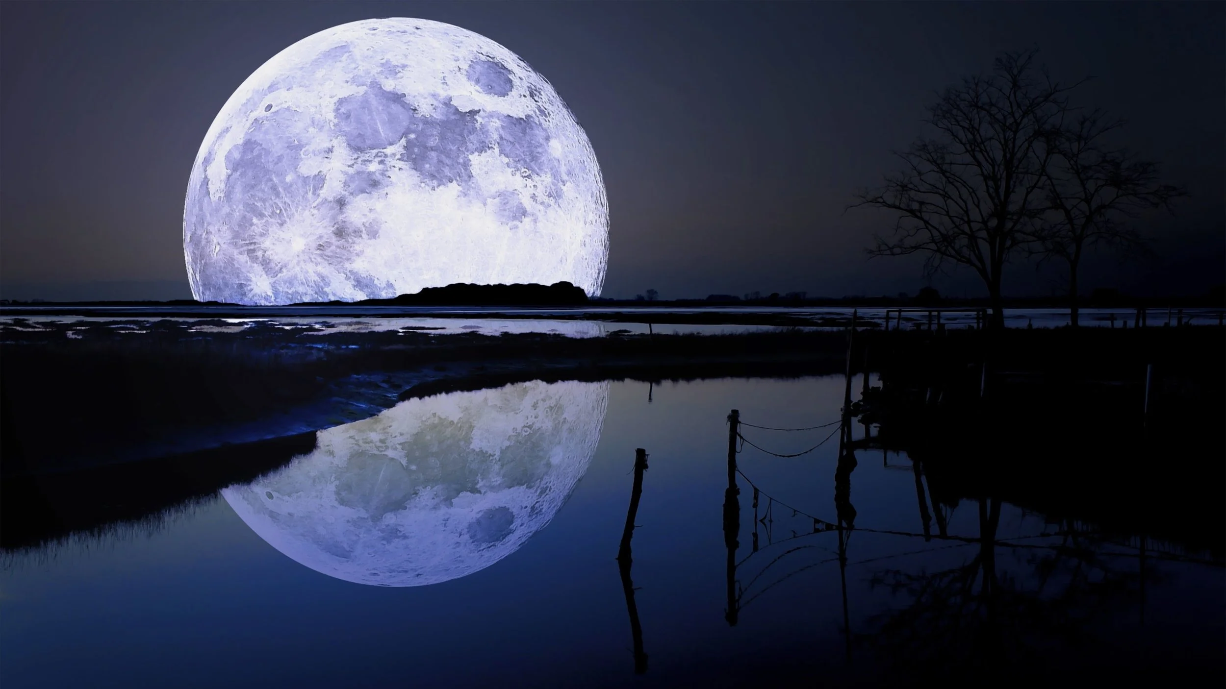 LA LUNE TOMBE T-ELLE SUR LA TERRE ?