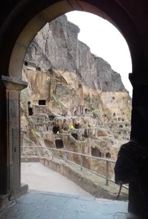    Vue de Vardzia la capitale troglodytique de la Reine Tamar, Géorgie   