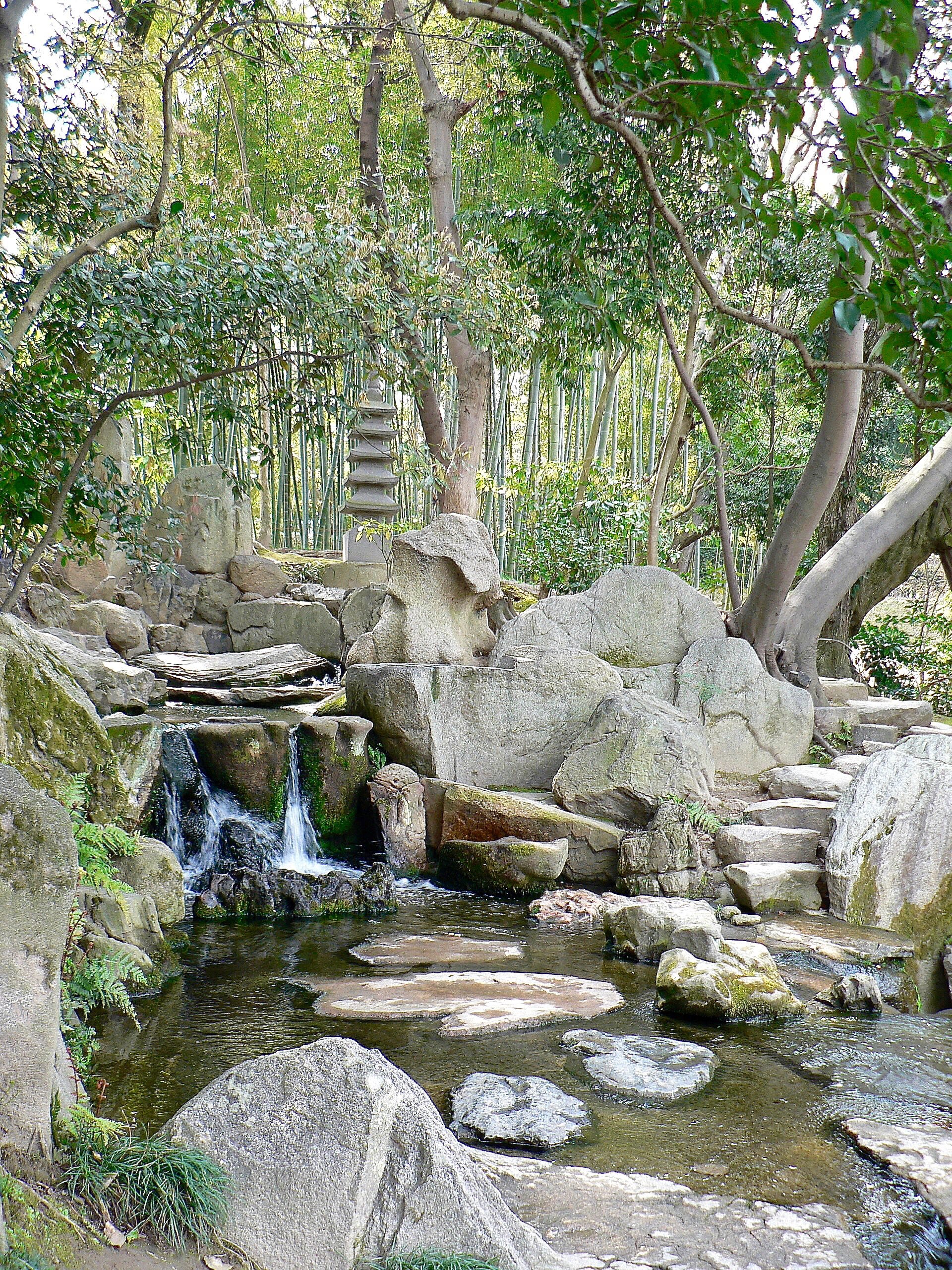 cascade du jardin Koraku-en à Okayama (Japon)