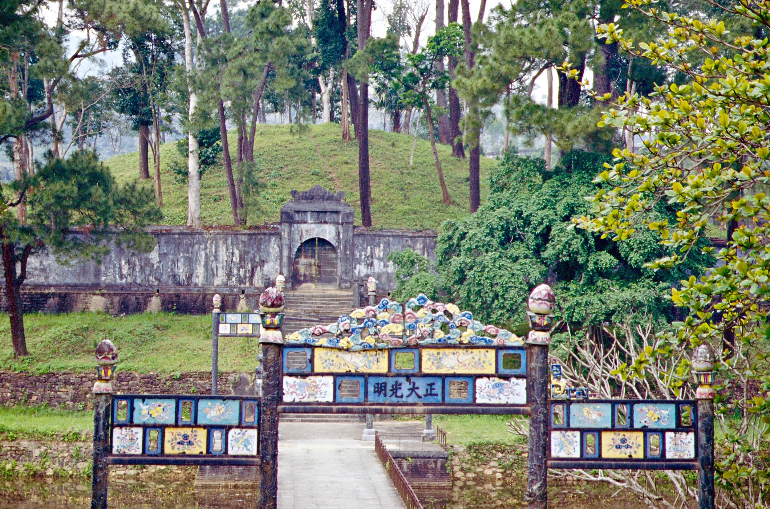 un des tombeaux de la dynastie des Nguyen à Hué (Vietnam)