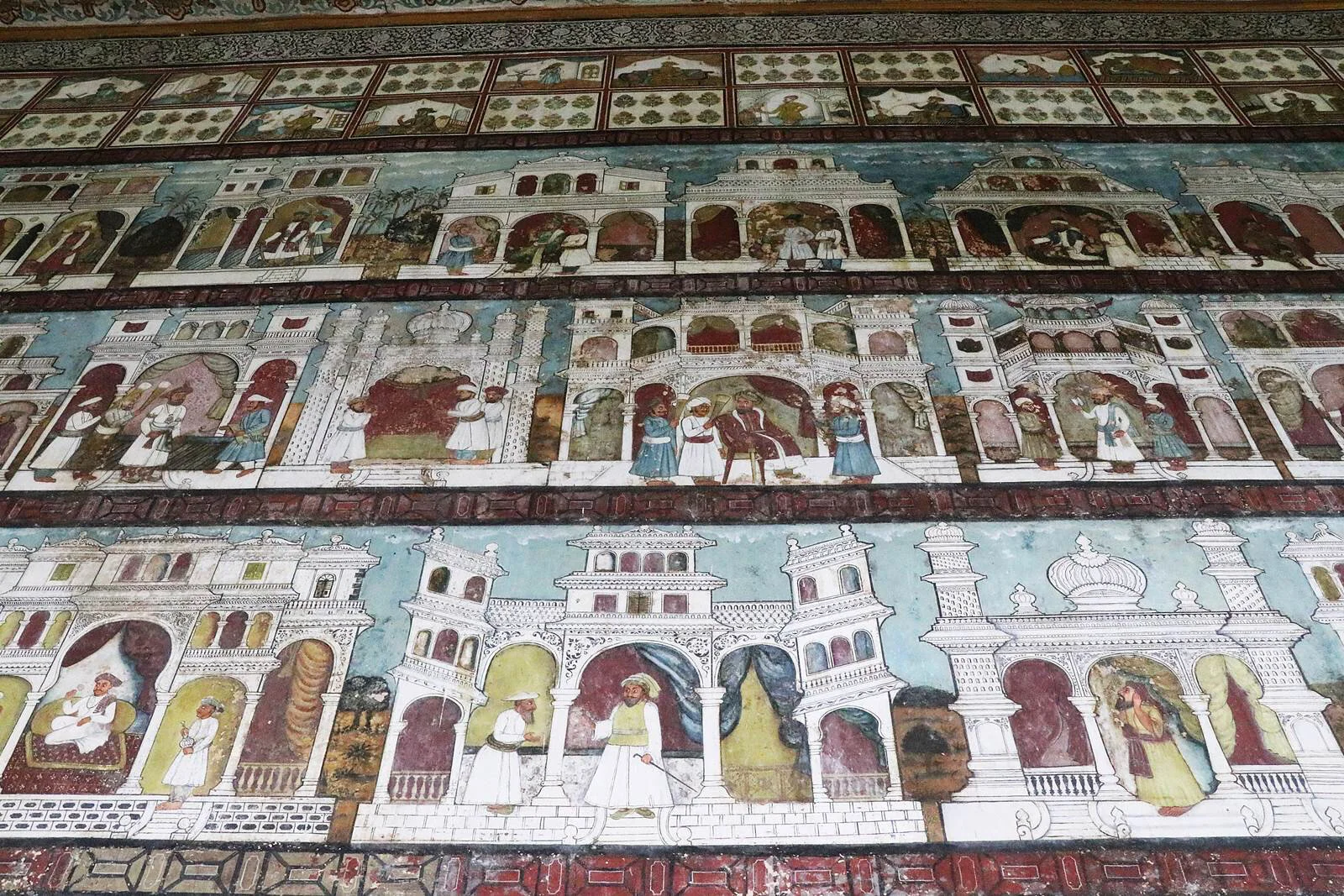 Les photos de l’intérieur étant interdite lors de ma visite en 2006, j’ai fait appel ici aux ressources d’internet…