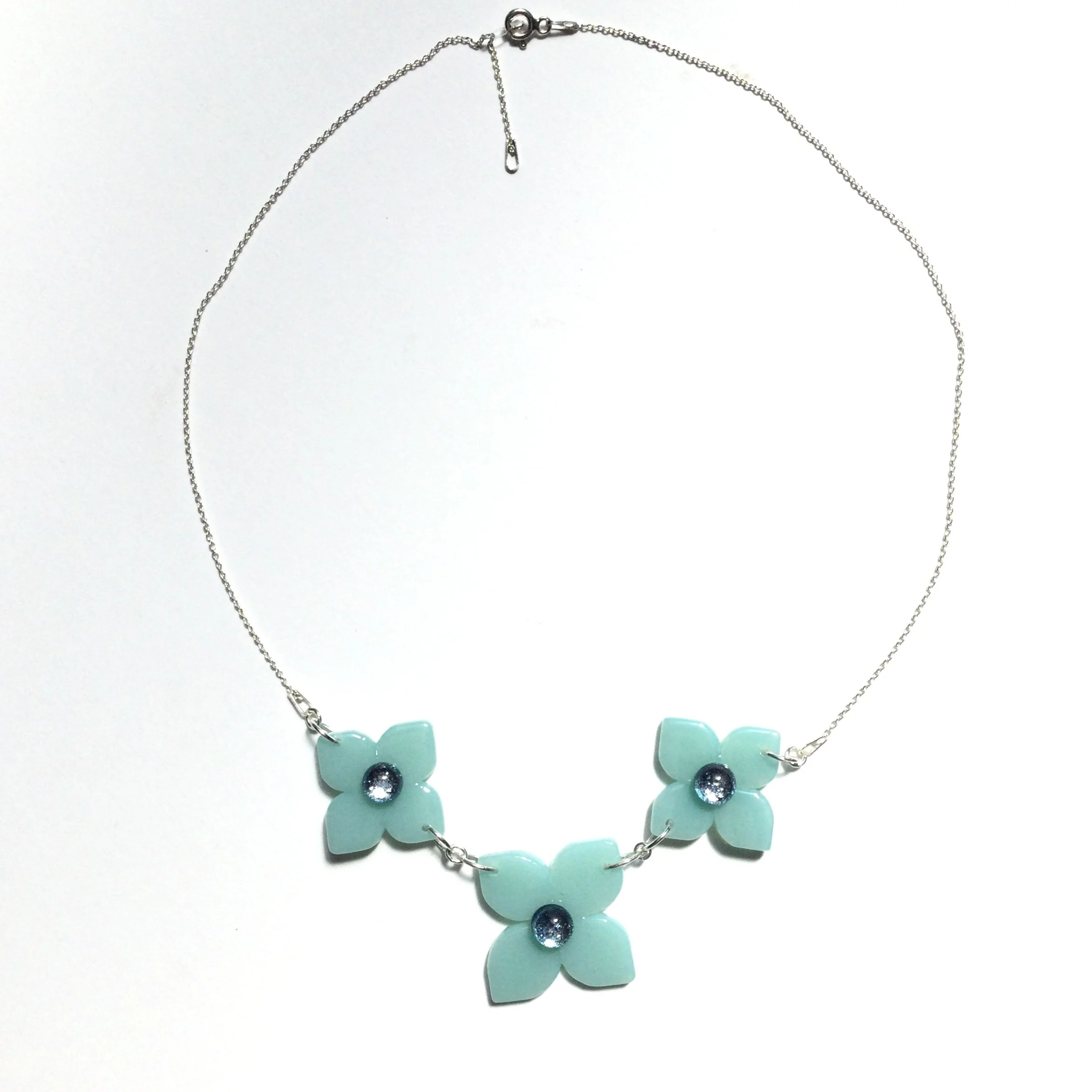 Collier CLEMATITE bleu robin 1FFA8022-298F-427C-B2D6-51F4408A9BE9_1_201_a.jpeg