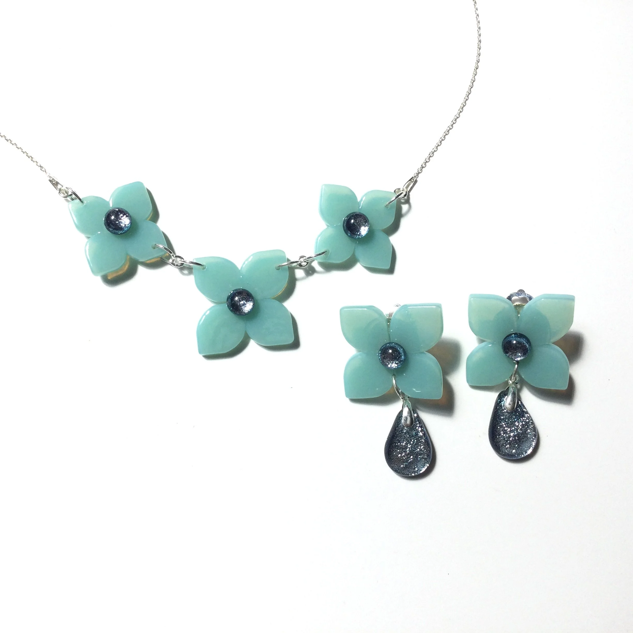 parure CLEMATITE bleu robin 2E0B055C-D986-46A9-9854-F76837F54C26_1_201_a.jpeg