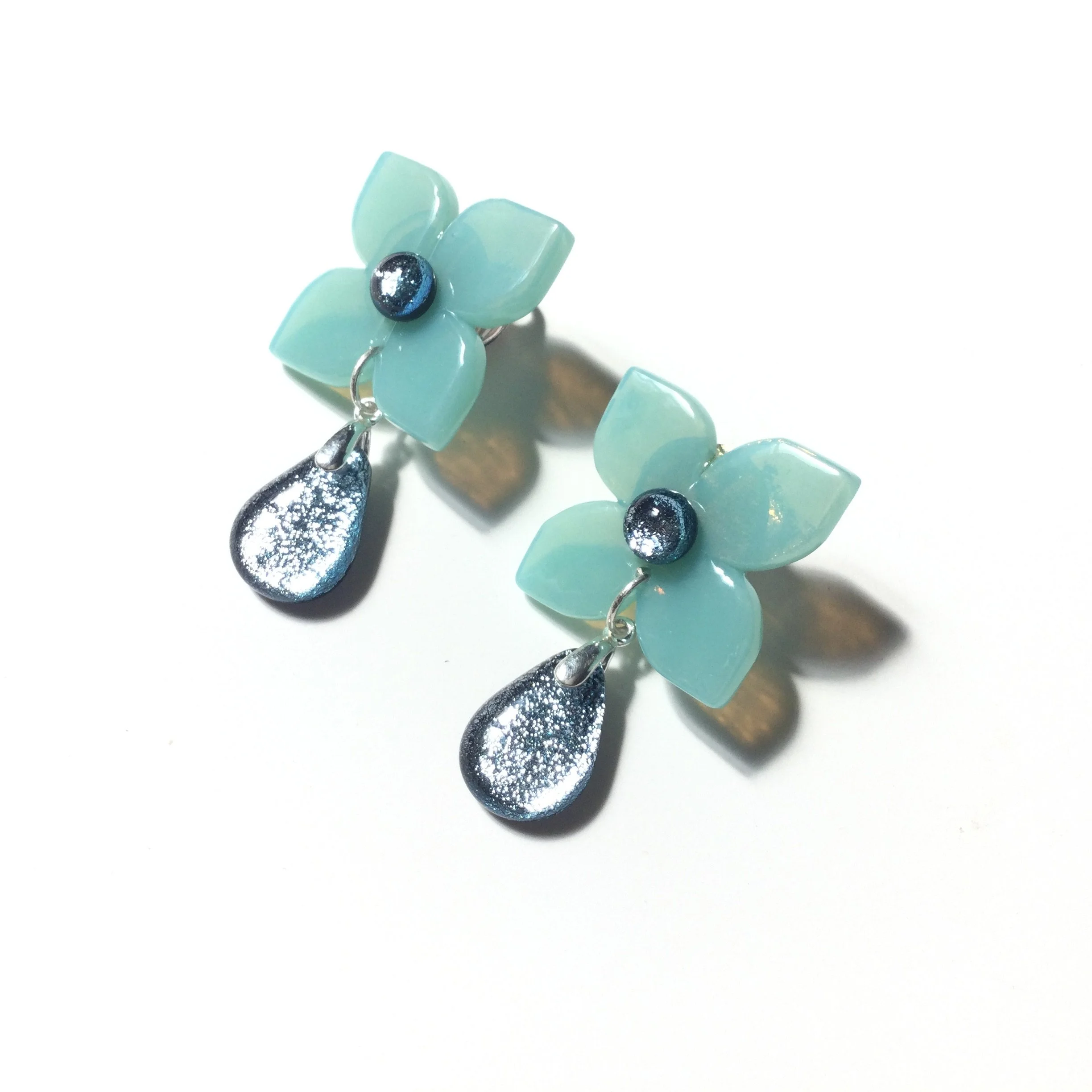 CLIPS CLEMATITE pendantes 86515E78-AF6D-48D3-A363-890148AD9525_1_201_a.jpeg