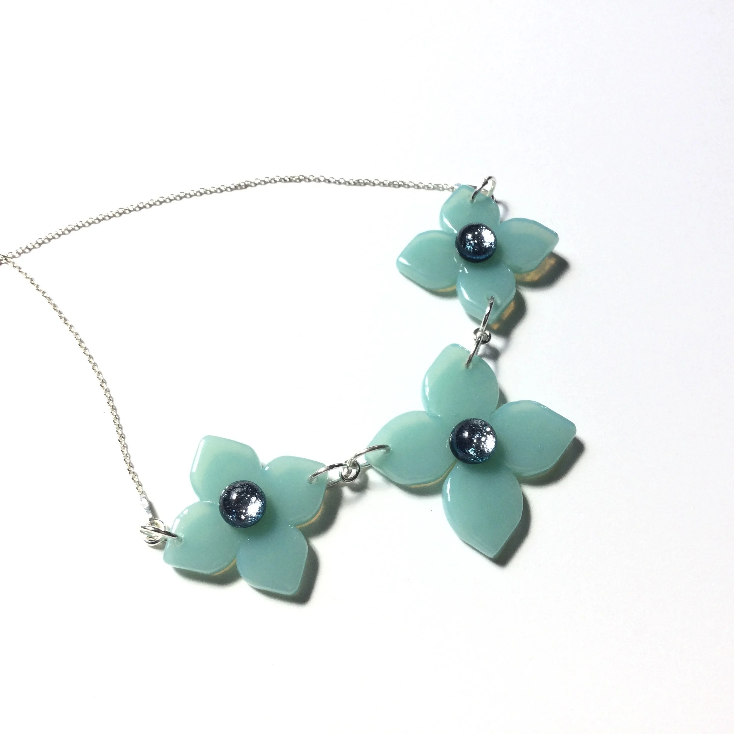Collier CLEMATITE bleu robin E5D0D423-4A36-400F-A6C7-822C351789BC_1_201_a.jpeg