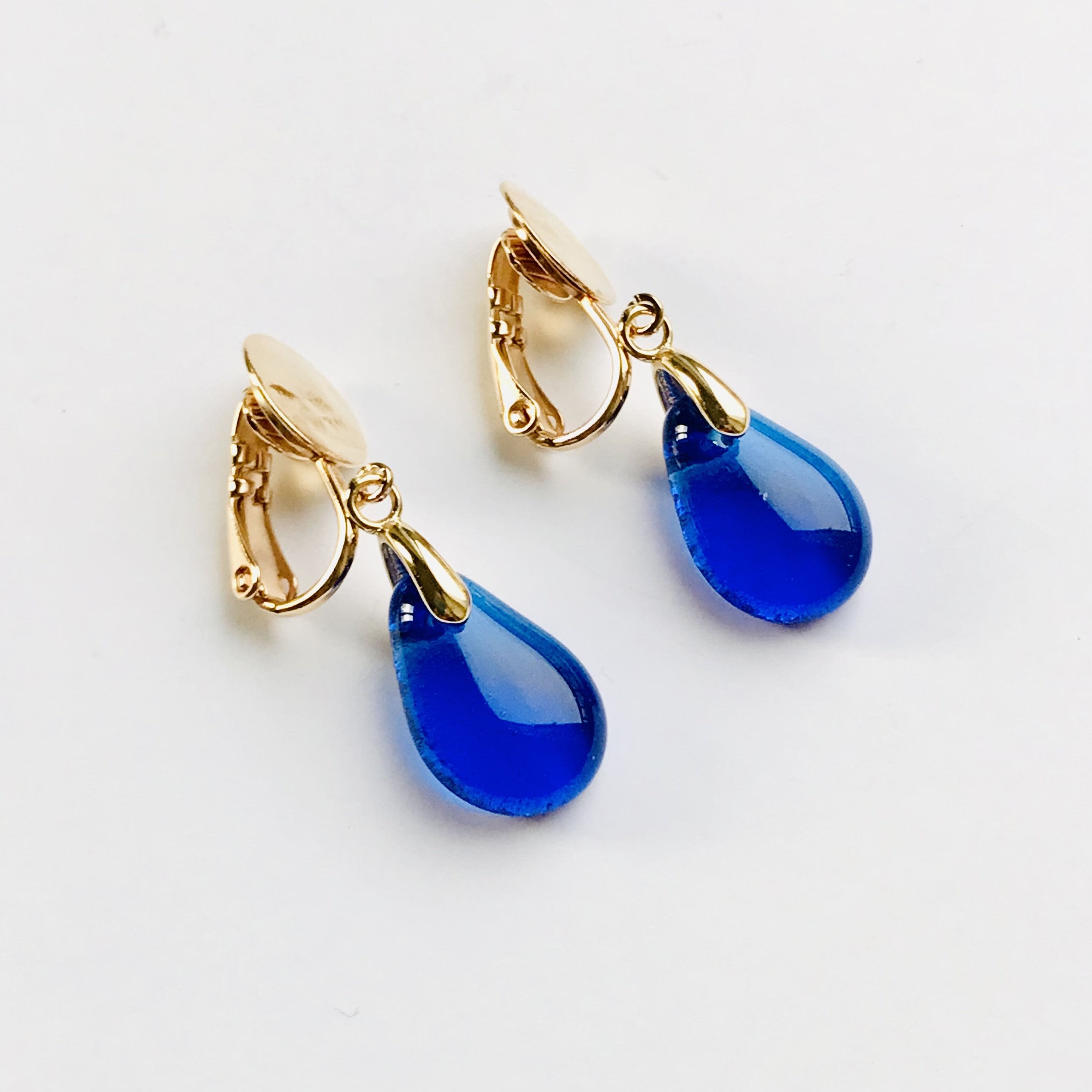 Clips perle bleu roi CECAAA21-3CD0-40FA-BBDE-C097A56F0B93_1_201_a.jpg