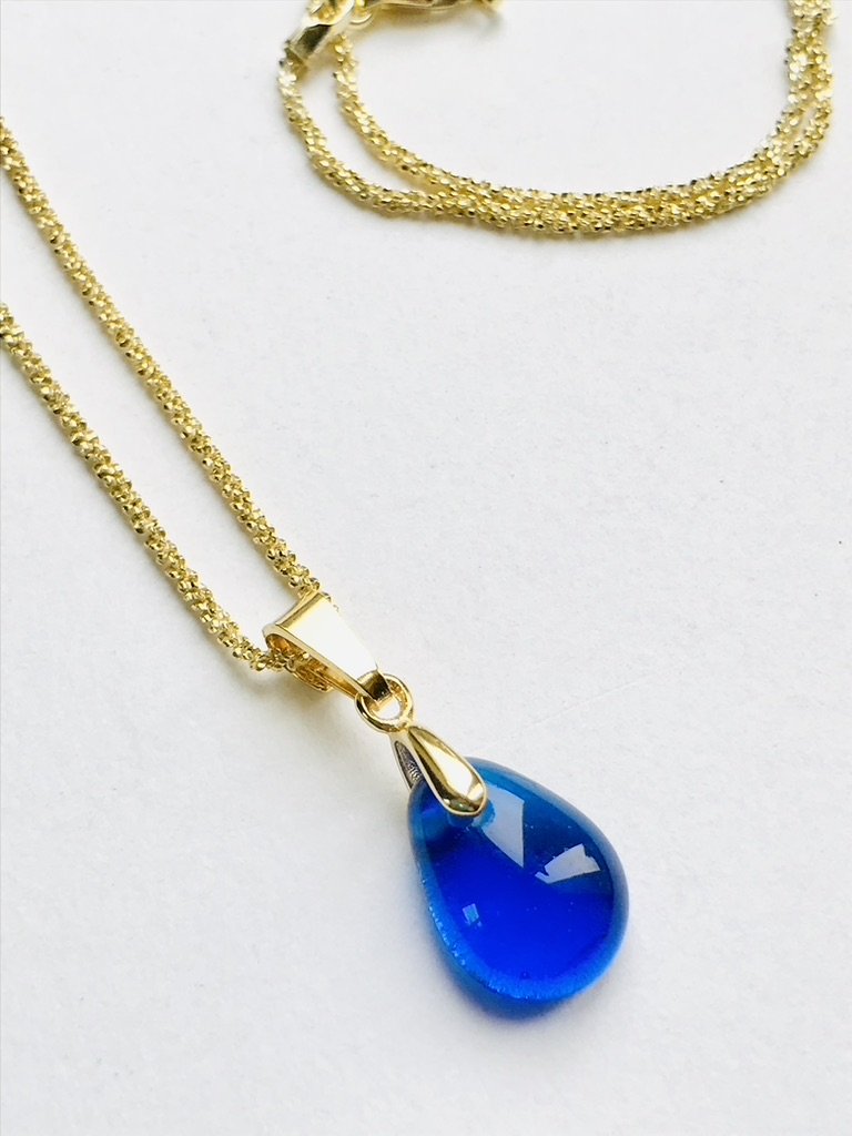 Pendentif perle bleu roi 98BE8C8F-AE8B-41AF-8E1C-ABC4E0B219C8_1_105_c.jpeg