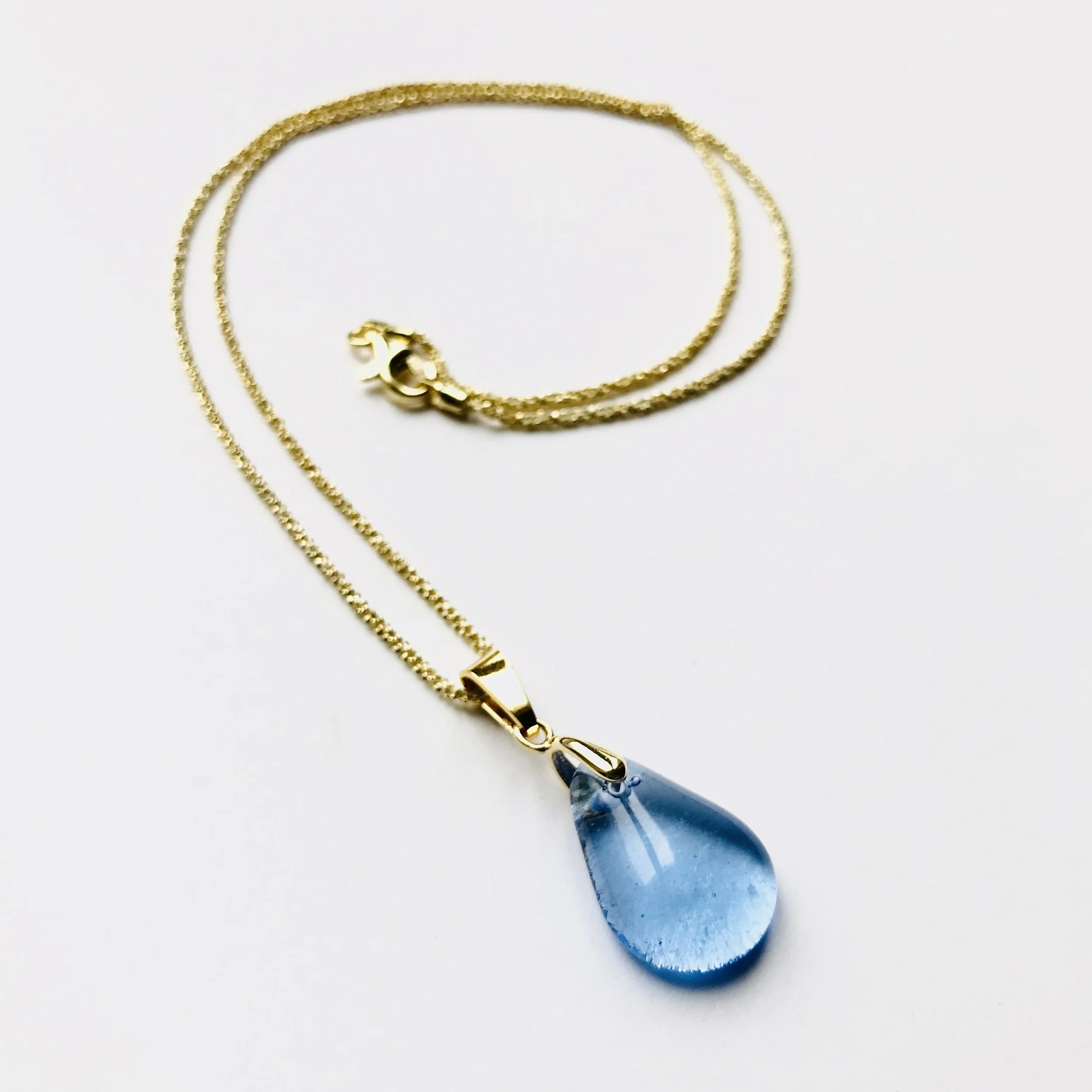 Pendentif perle saphir 997A2740-3A1A-4A83-ADE0-2758AF3FEC38_1_201_a.jpg