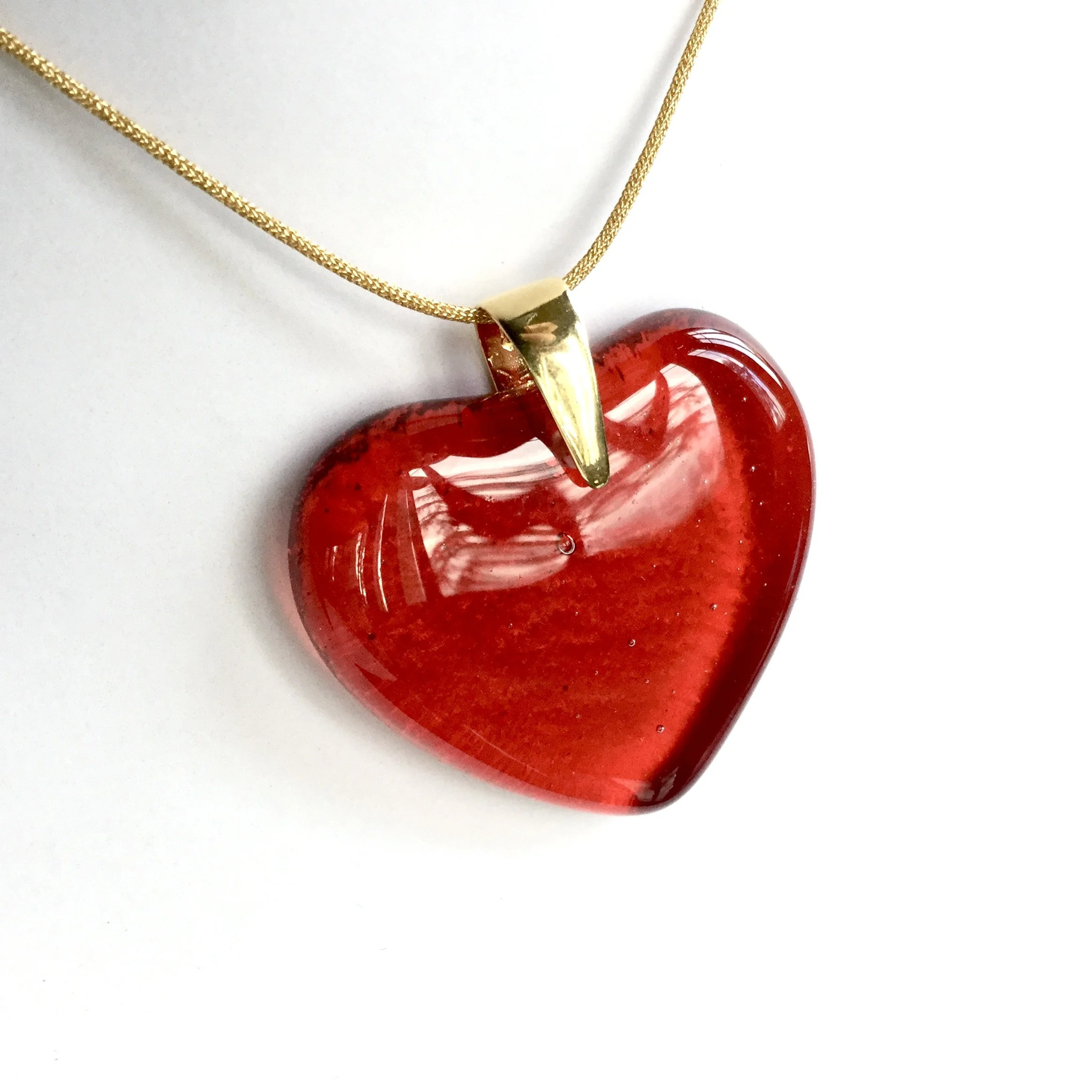 Pendentif coeur rouge E2239E4A-4E8C-40E8-9C85-D916D8B372F4_1_201_a.jpeg