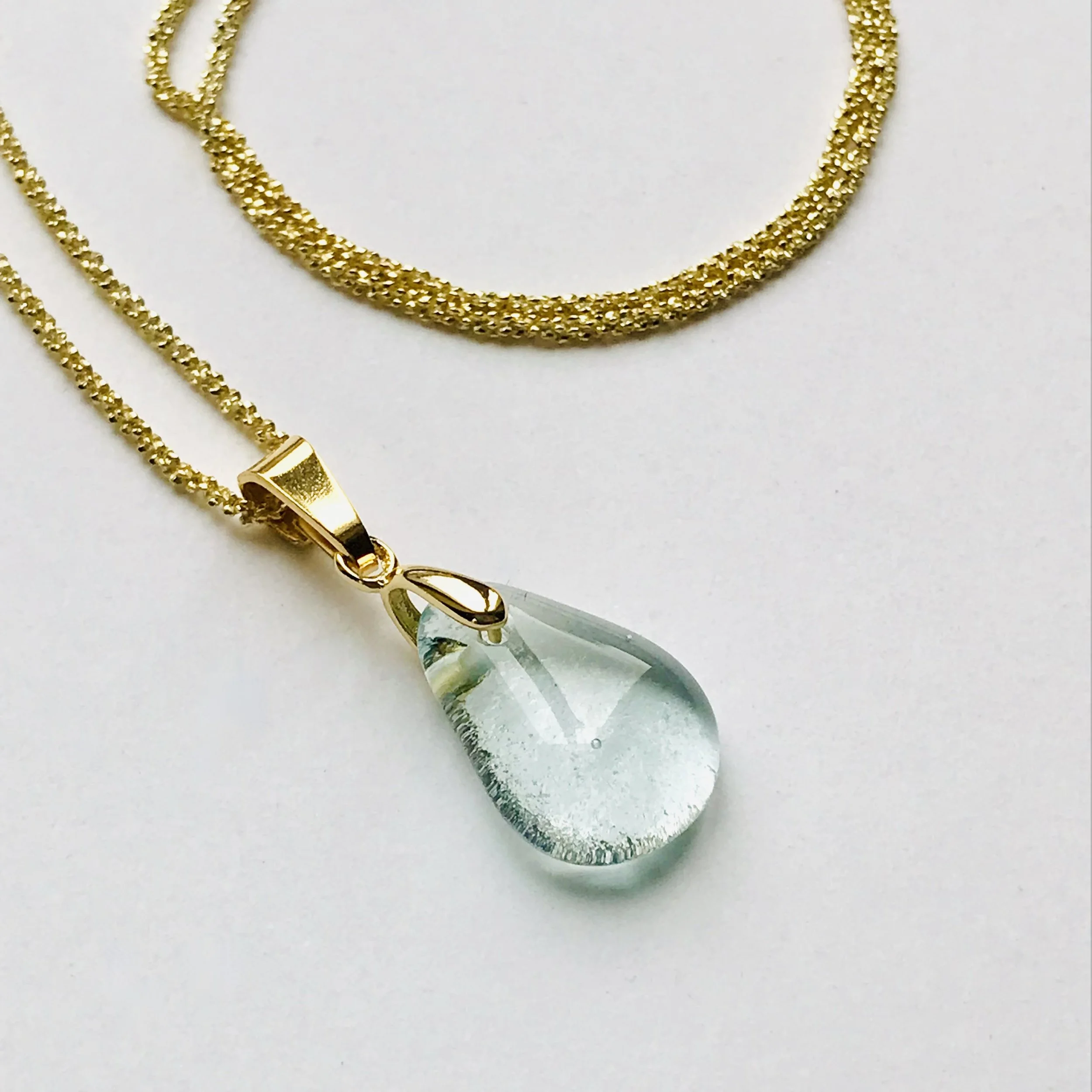 Pendentif perle glacier EA9EDC72-B948-40DB-8B90-24E45A4350E7_1_201_a.jpg