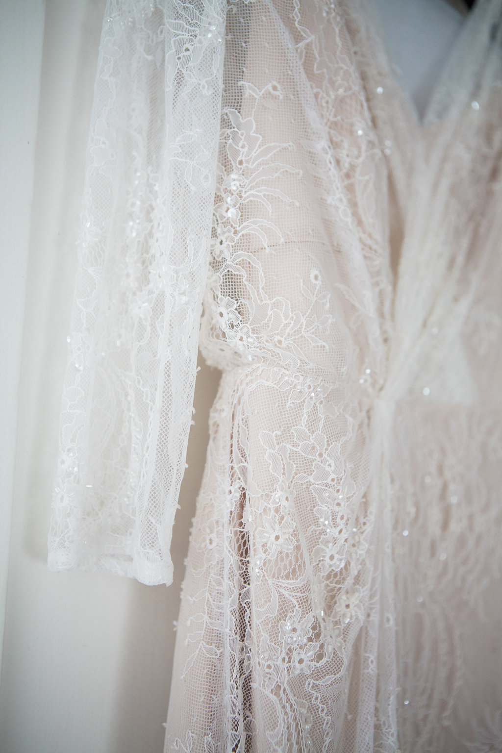 Beautiful bride Elizabeth wore a wedding gown by Halfpenny London