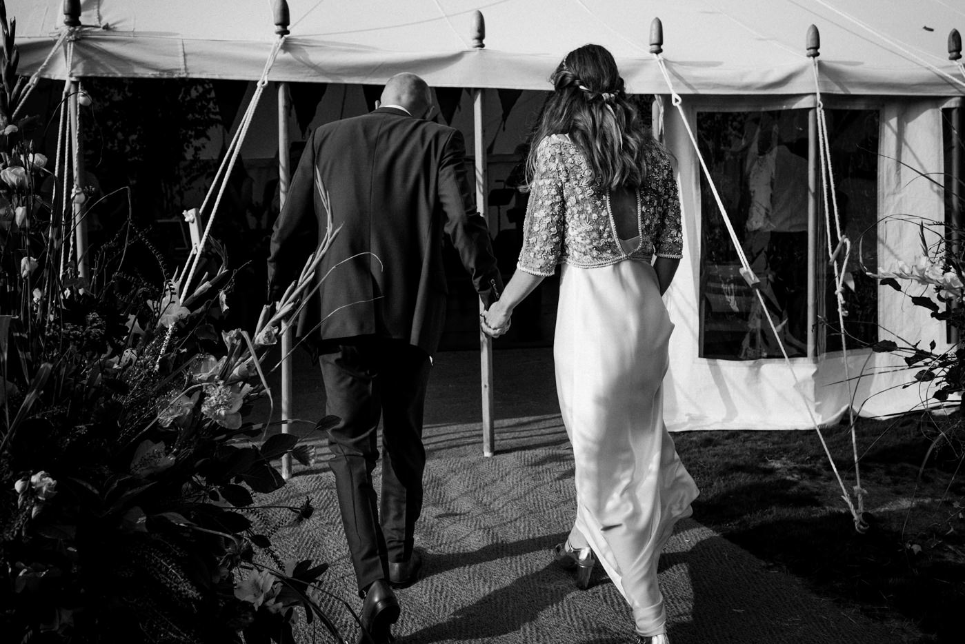 Gorgeous bride Robyn wore a wedding dress by Halfpenny London