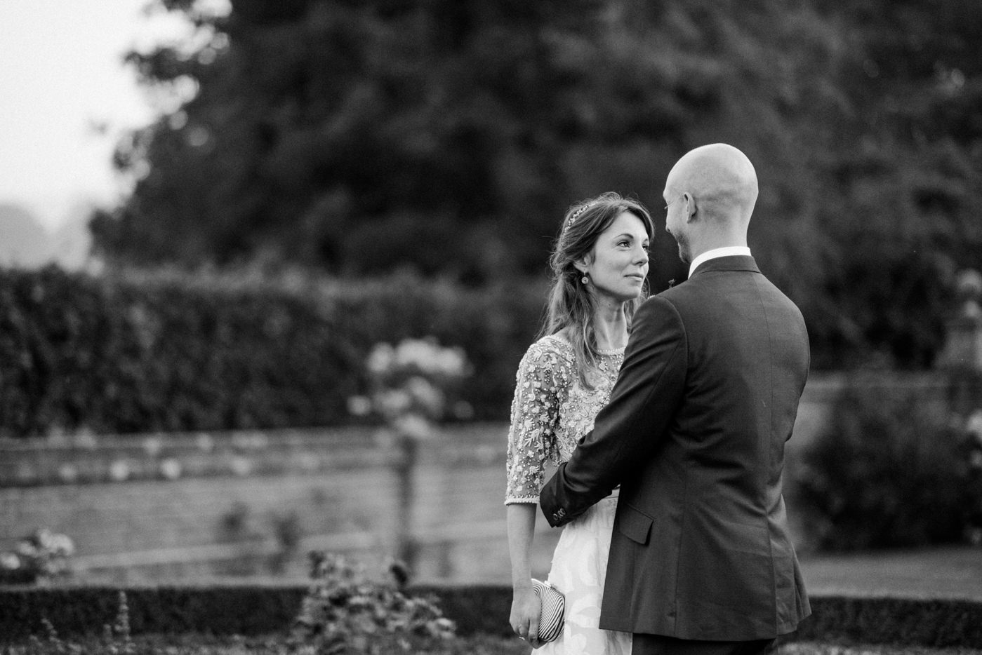 Gorgeous bride Robyn wore a wedding dress by Halfpenny London