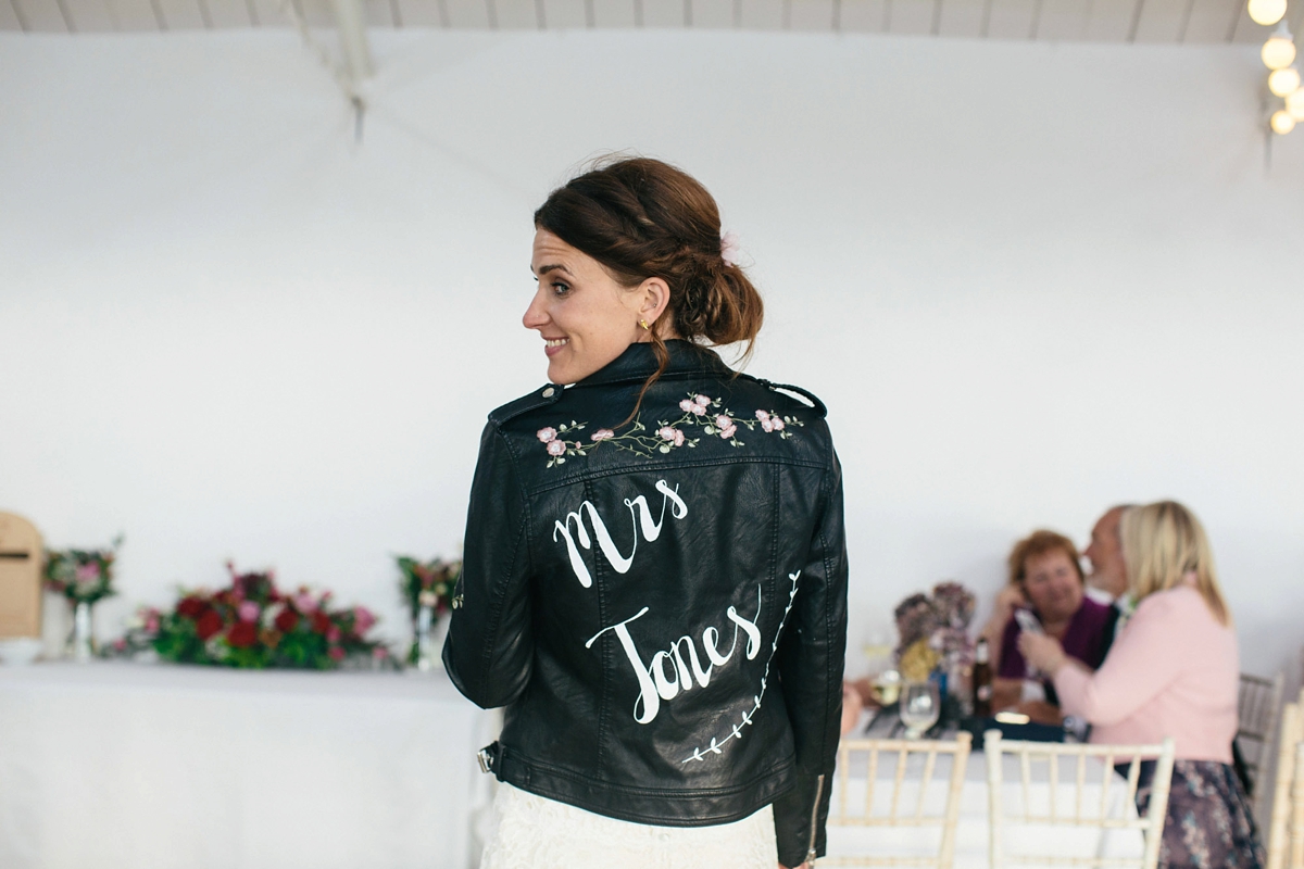 Beautiful bride Jennifer wore a wedding dress by Halfpenny London