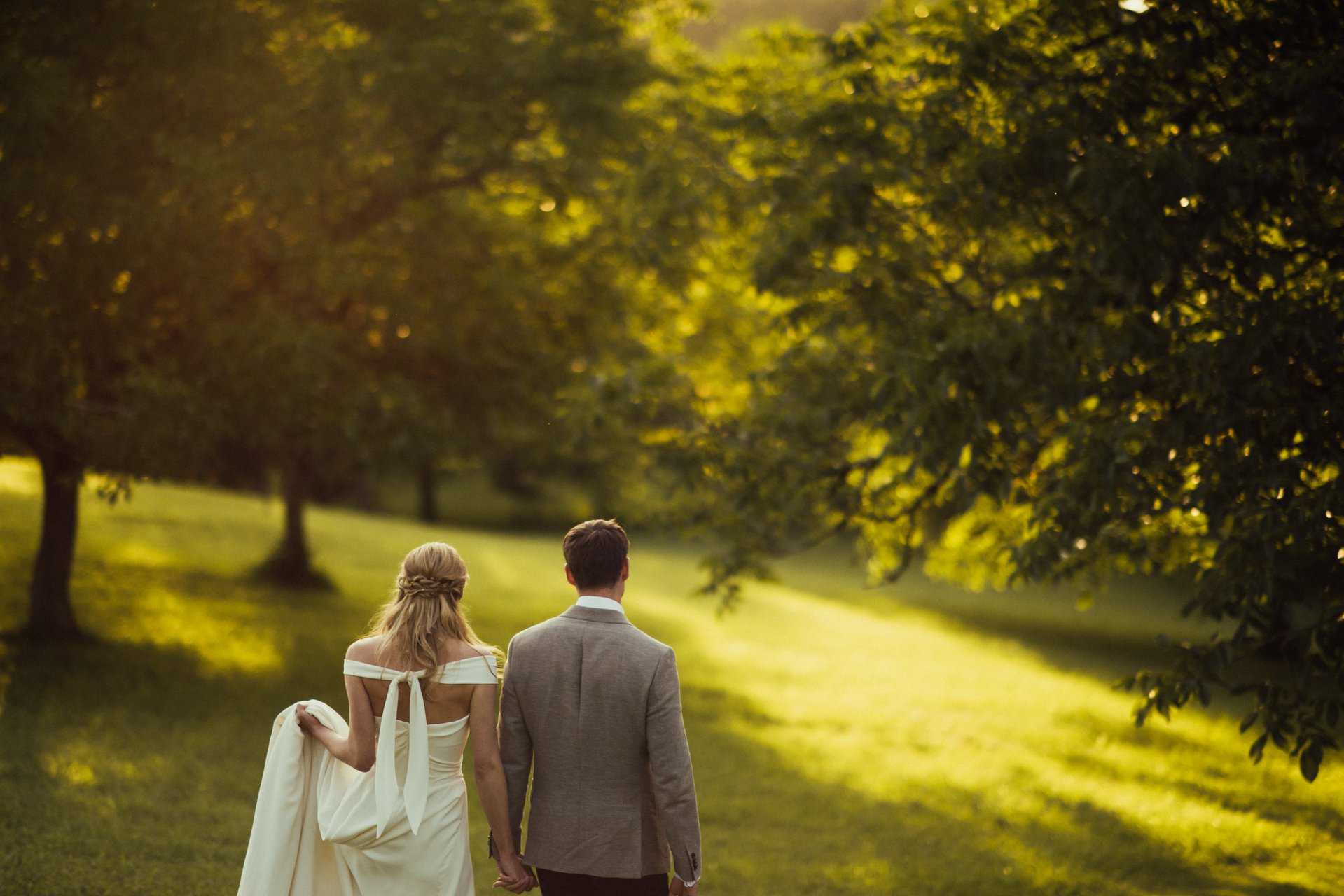 Beautiful bride Emma wore a wedding dress by Halfpenny London