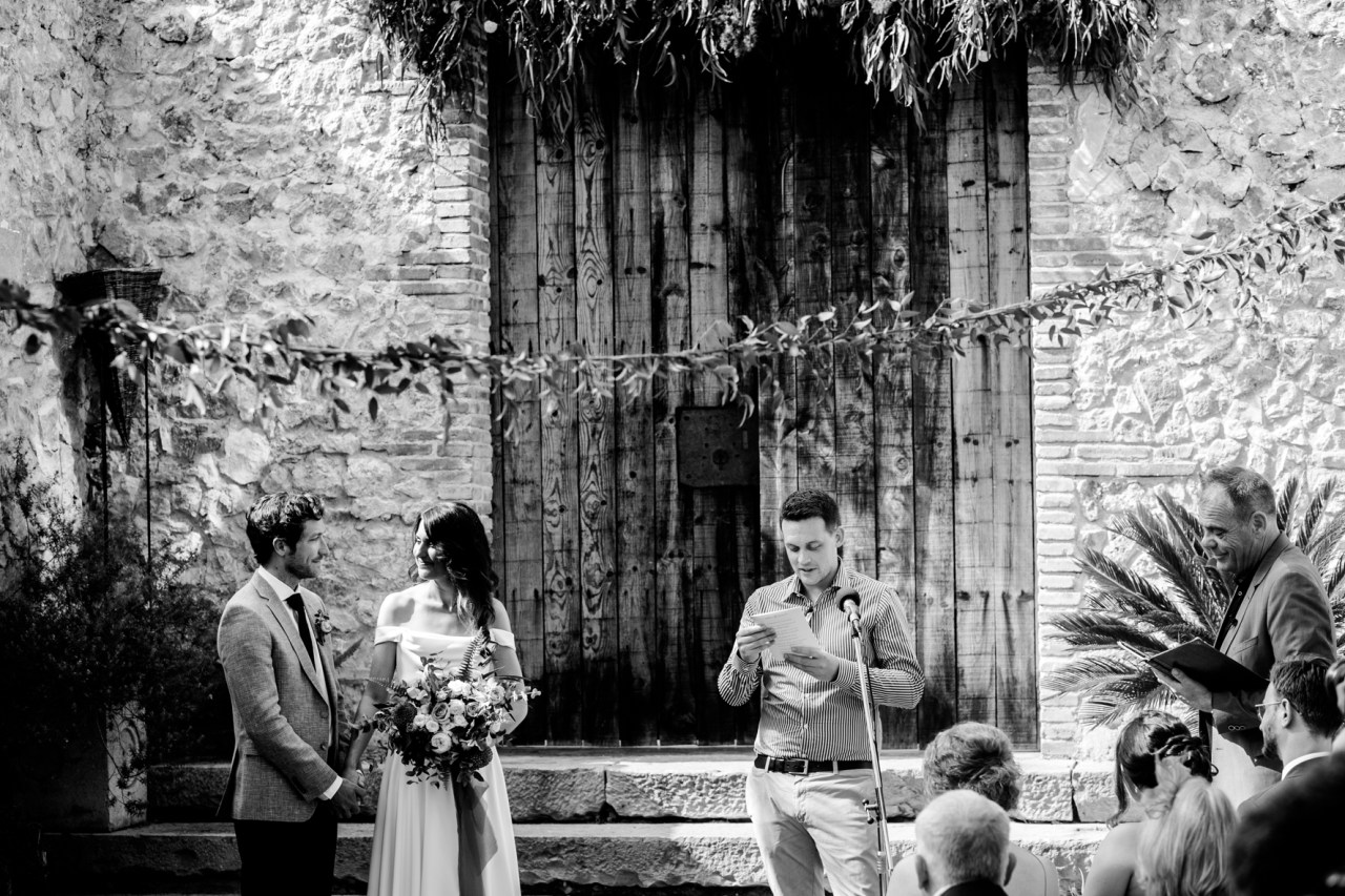 Beautiful bride Gill wore a wedding dress by Halfpenny London | Image by Andreu Doz
