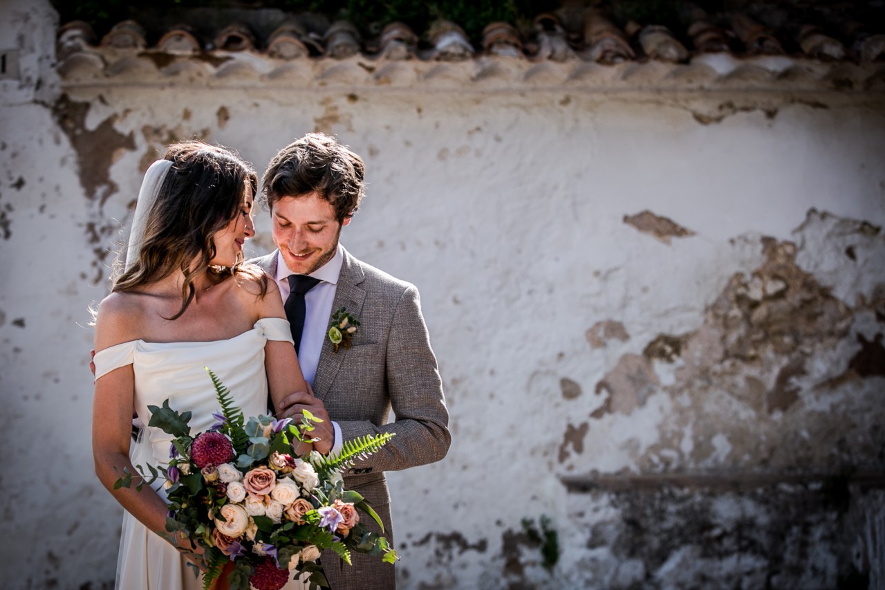Beautiful bride Gill wore a wedding dress by Halfpenny London | Image by Andreu Doz