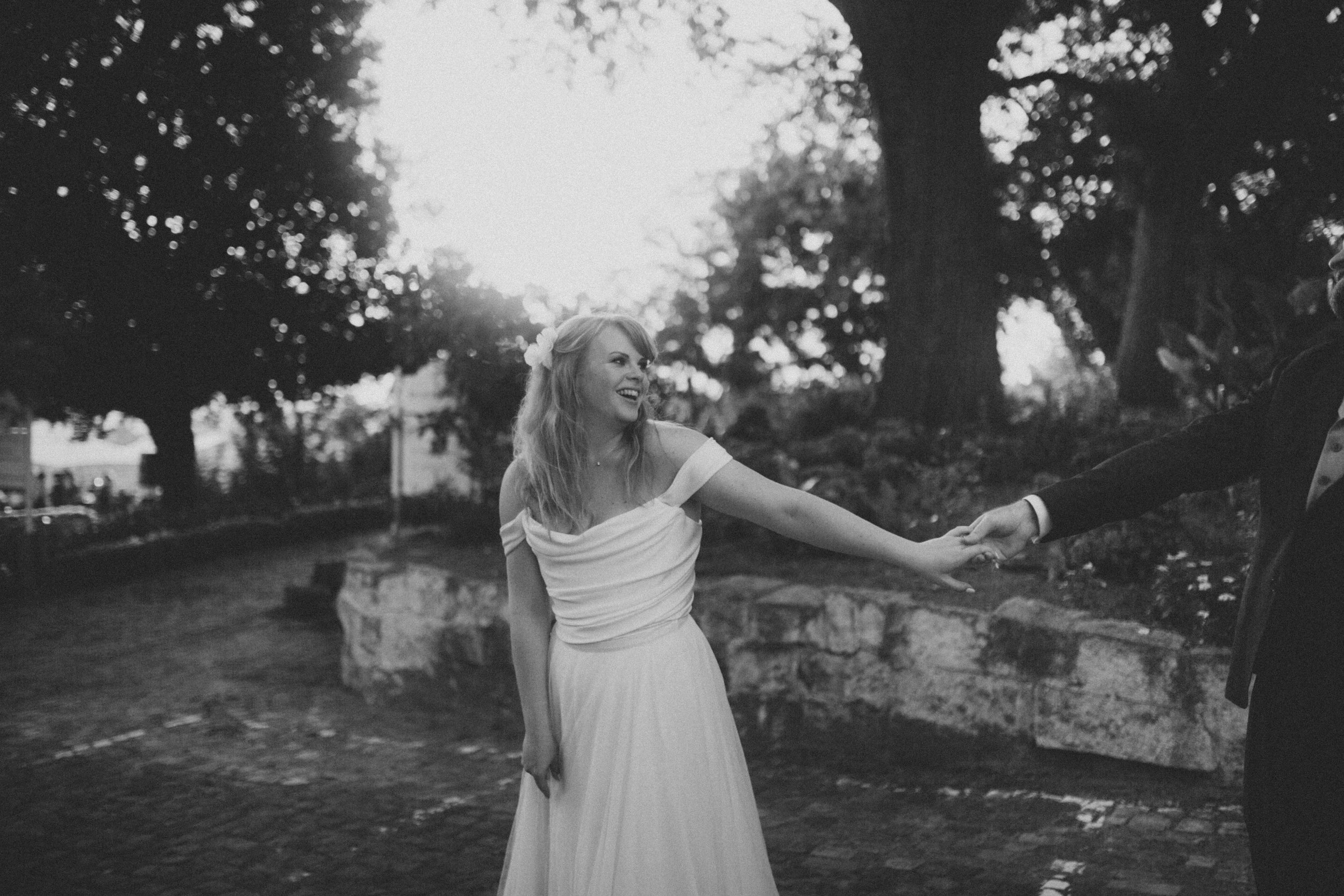 Beautiful bride Lizzie wore a wedding dress by Halfpenny London