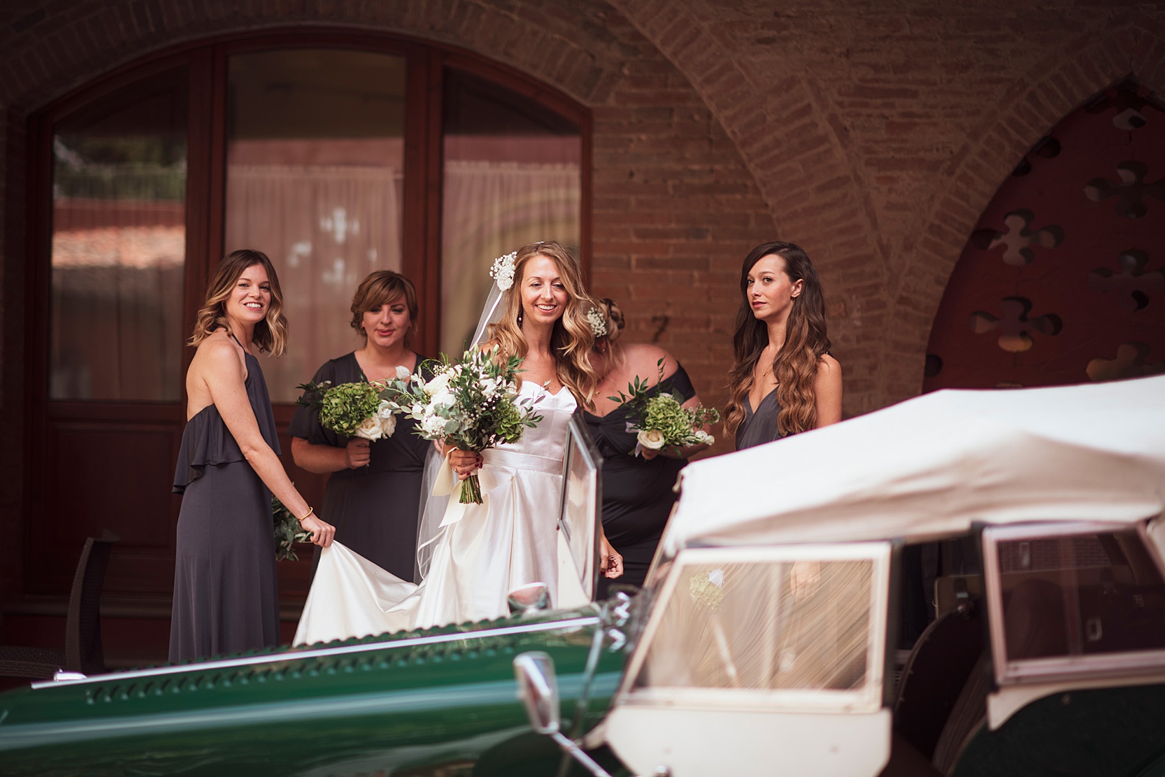 Beautiful bride Samantha wore a wedding dress by Halfpenny London