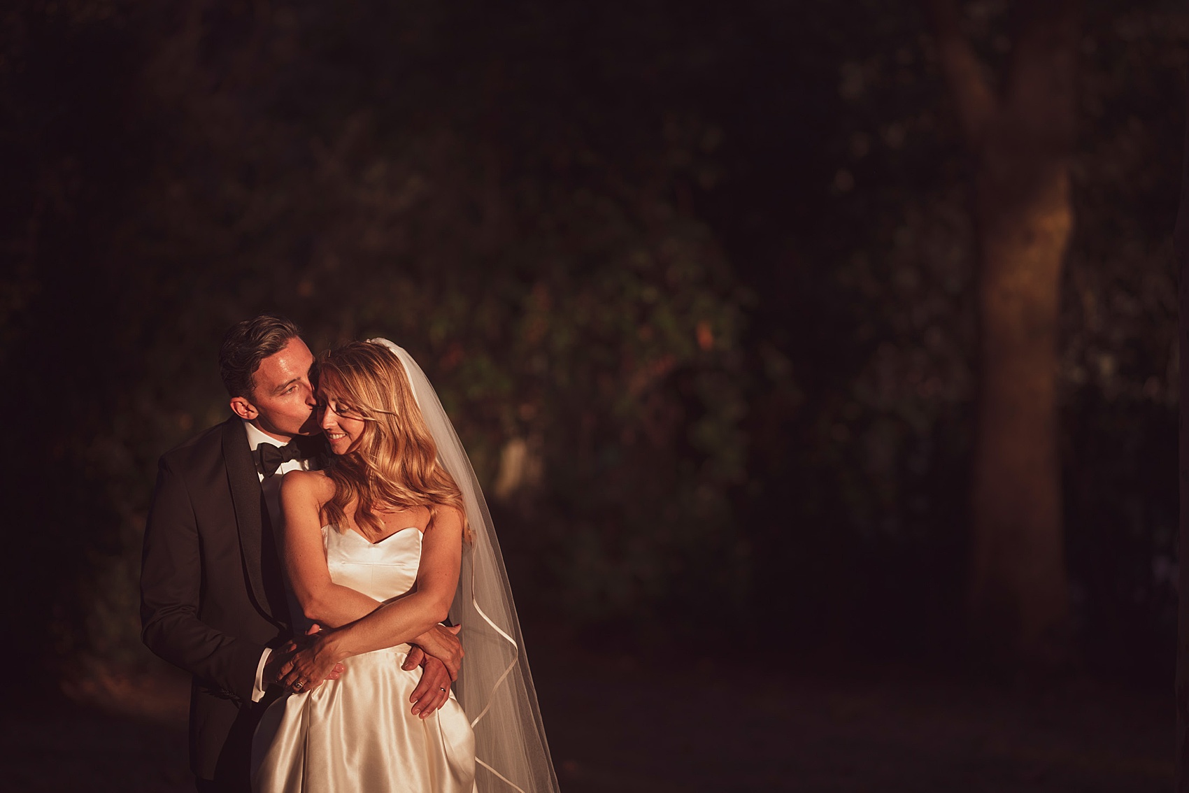 Beautiful bride Samantha wore a wedding dress by Halfpenny London