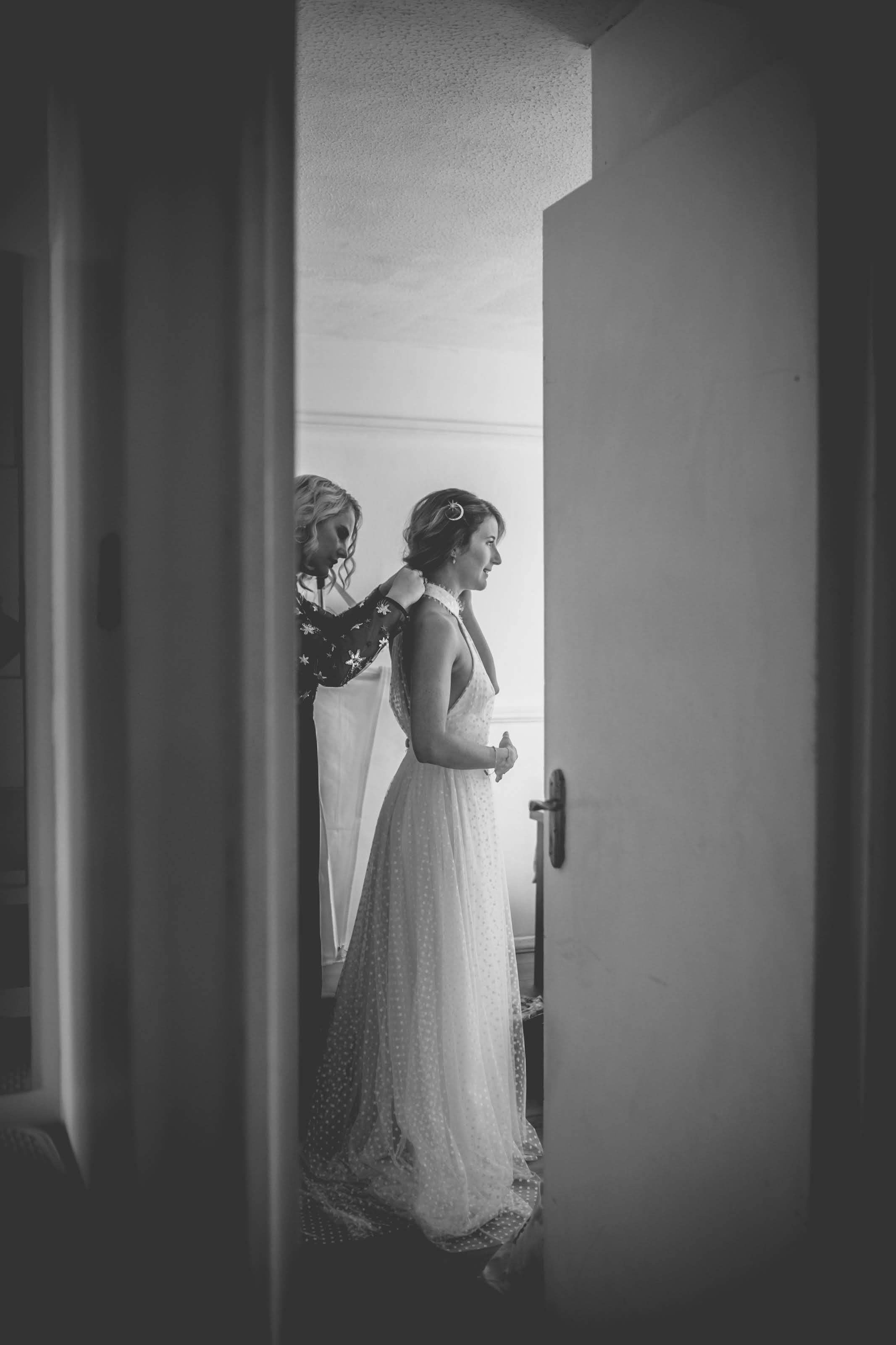 Beautiful bride Emma wore a wedding dress by Halfpenny London