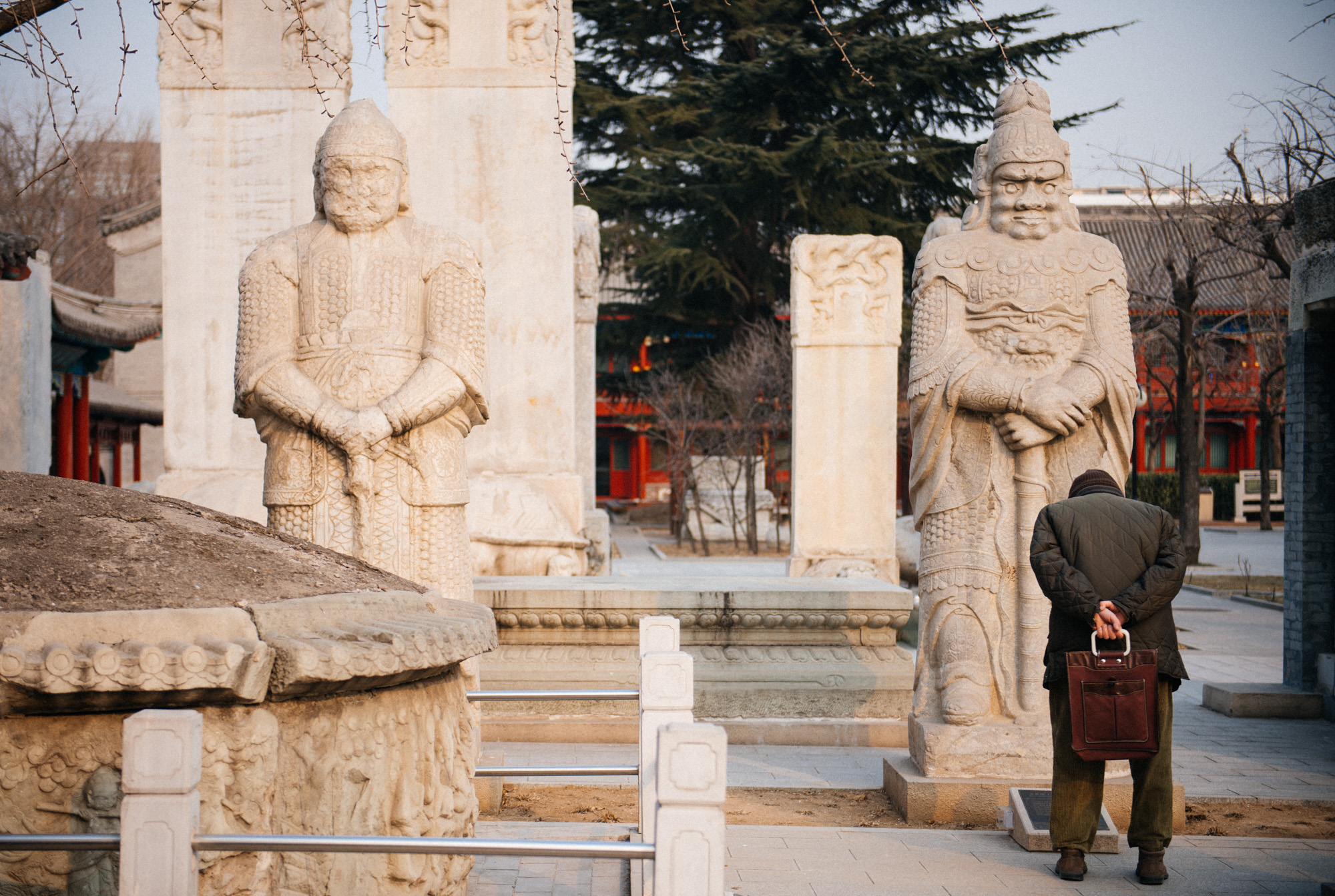The grounds where the temple once stood have been turned into the Beijing Art Museum of Stone Carvings. Many statues and tombstones are on display on both sides of the temple.
