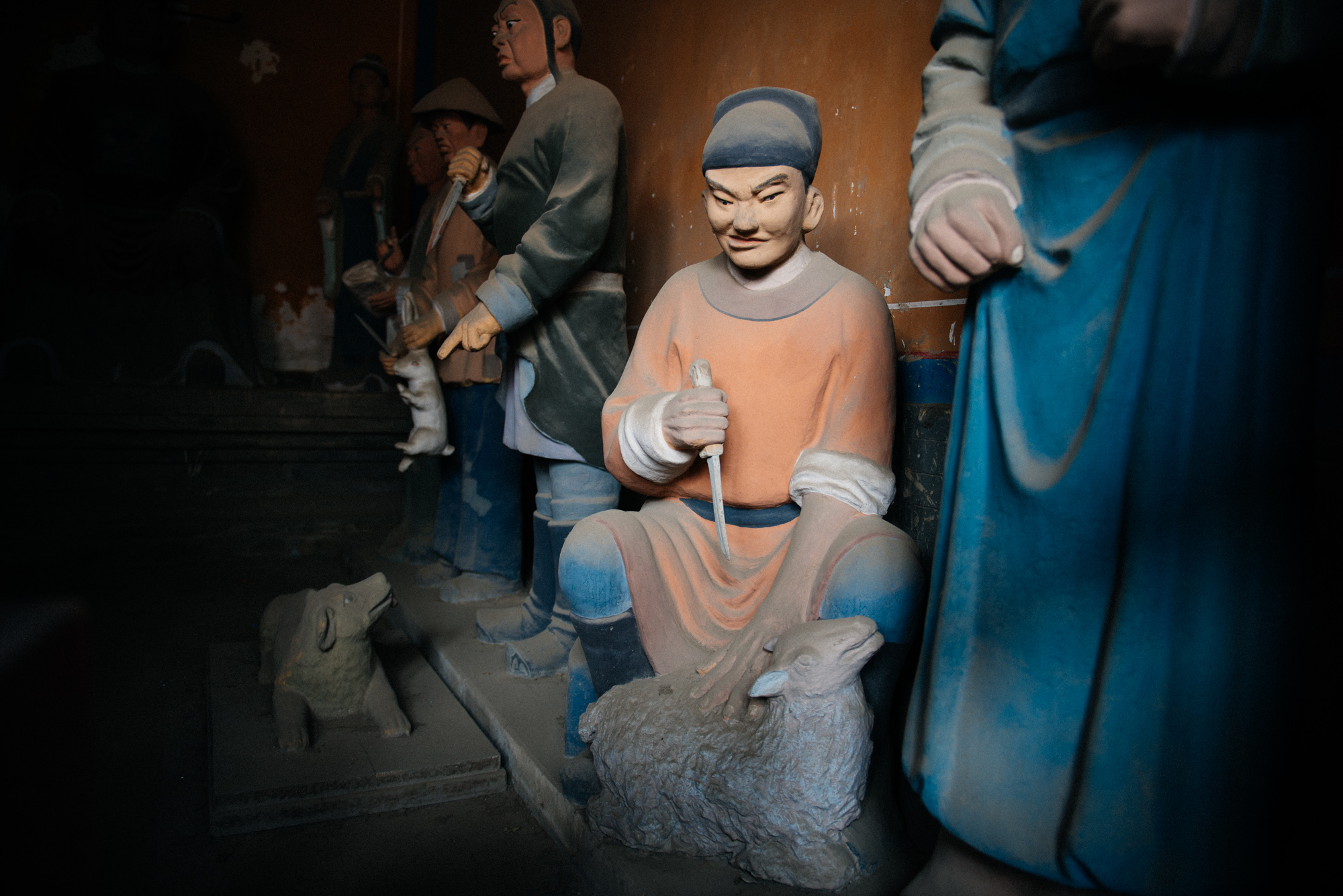 "Department of Halting Destruction of Living Beings - administers punishment for any act of harming living beings. (...) Upholding human value and protecting living beings form an important aspect of China's traditional morality" - says the sign beside this statue.