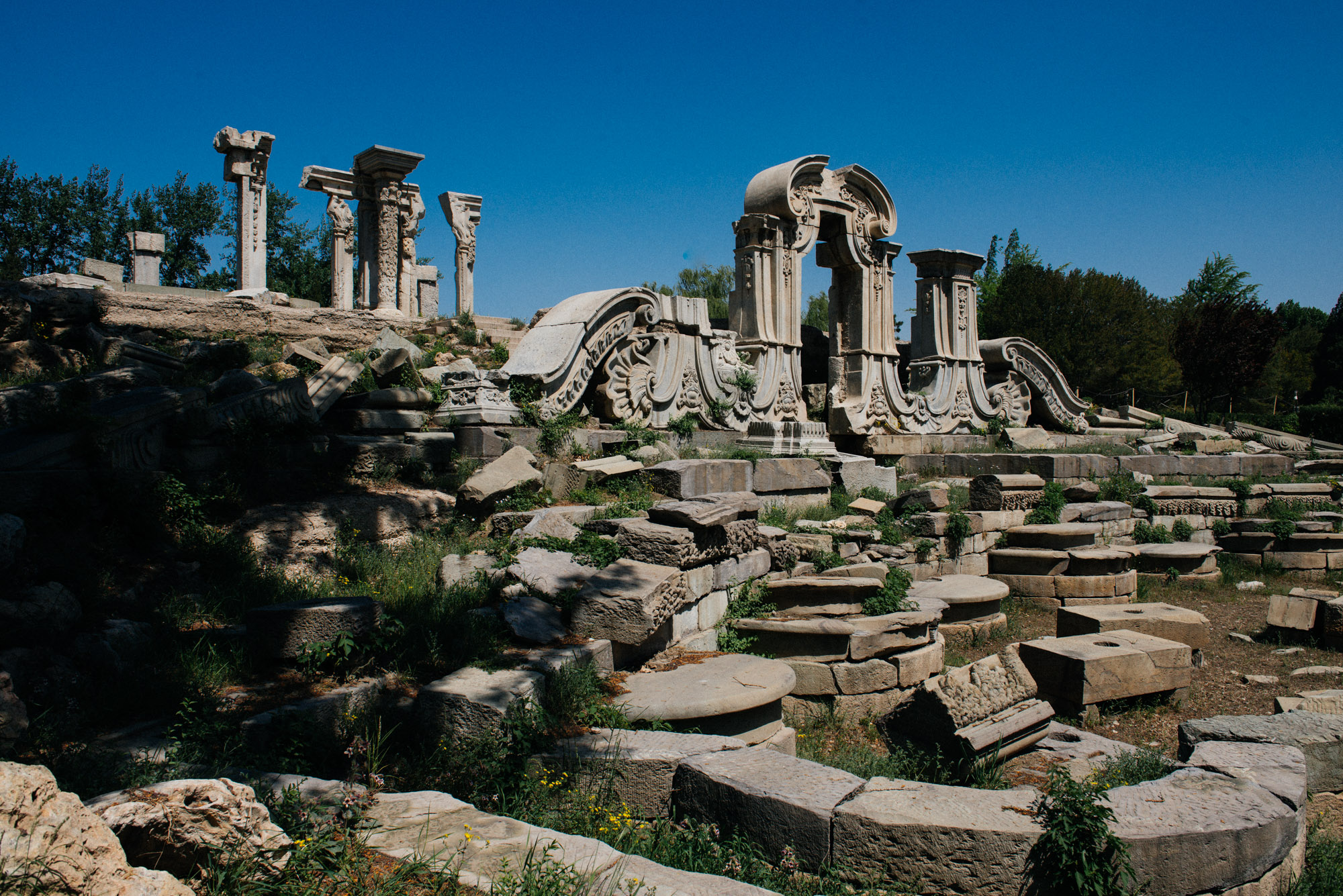 The so-called "European-style palace" was an exotic building with its columns and round shapes, very different from the traditional local architecture. These are the most famous ruins of this site. 