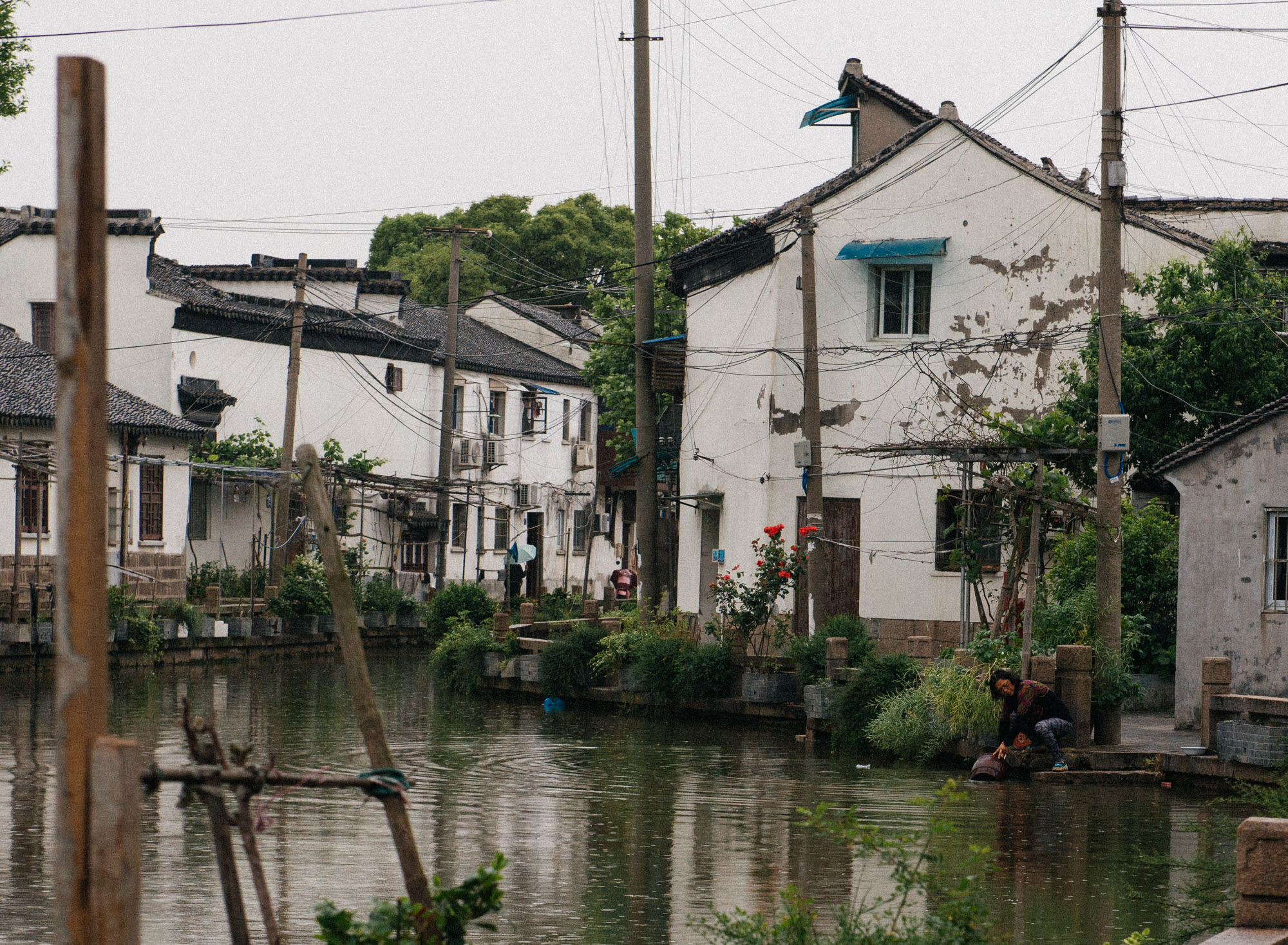This is the part of Shantang Street that is still untouched by the "restoration". Here many families still live and use the canals in their daily life.