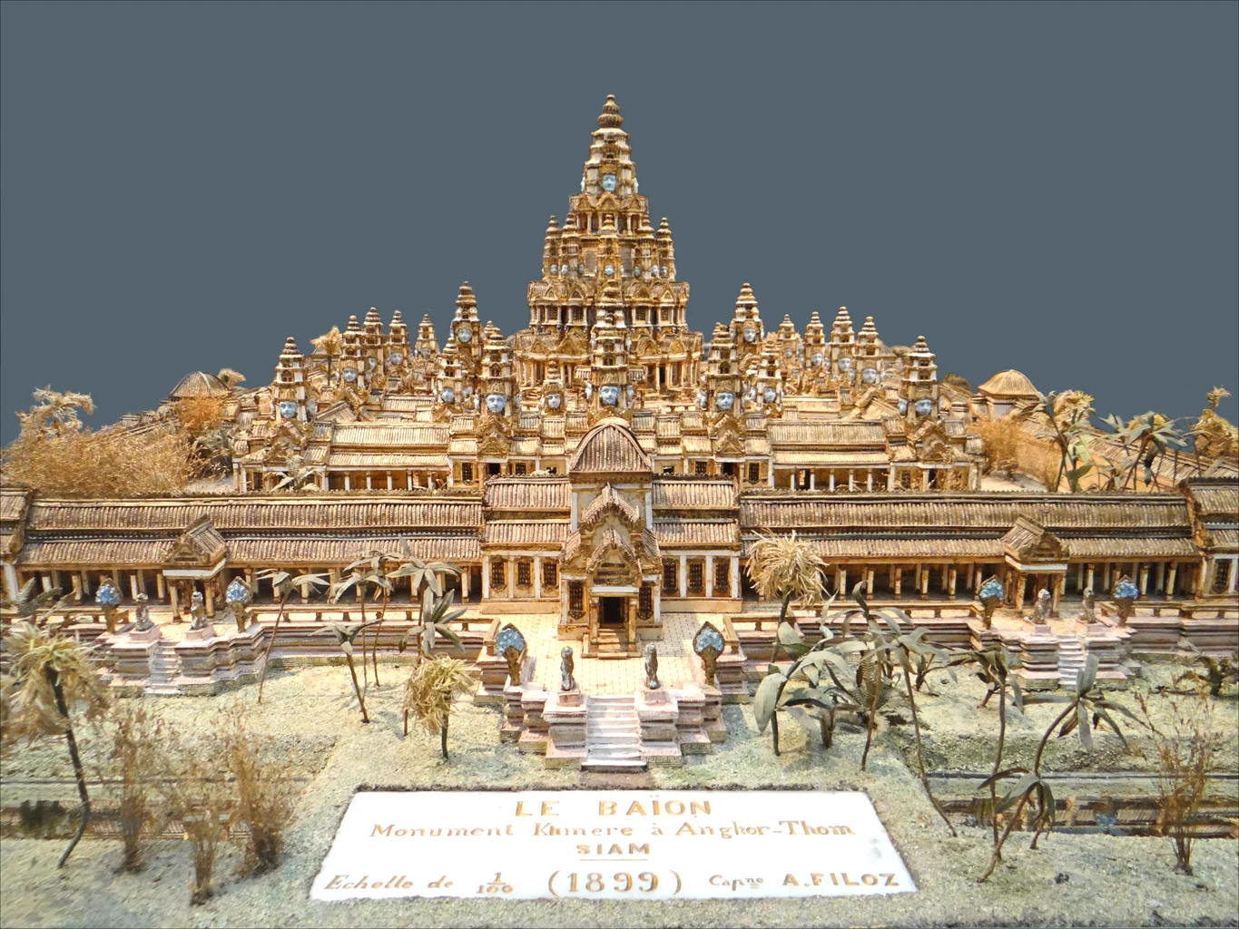 An artist's representation made in 1899 of what Bayon should have looked like as photographed by Jean-Pierre Dalbéra .