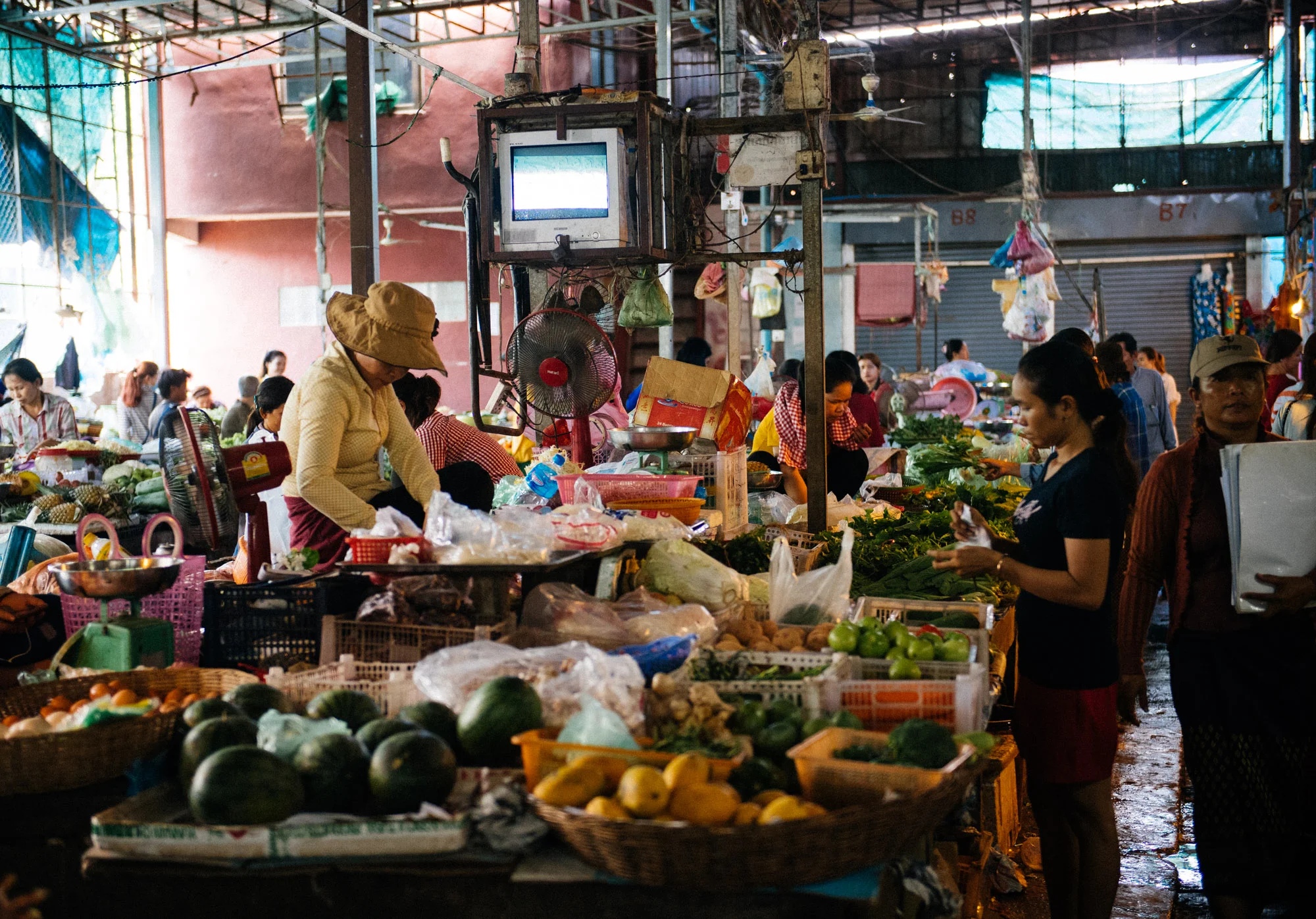 The market had a very strong smell and the floor was wet and full of fish water.