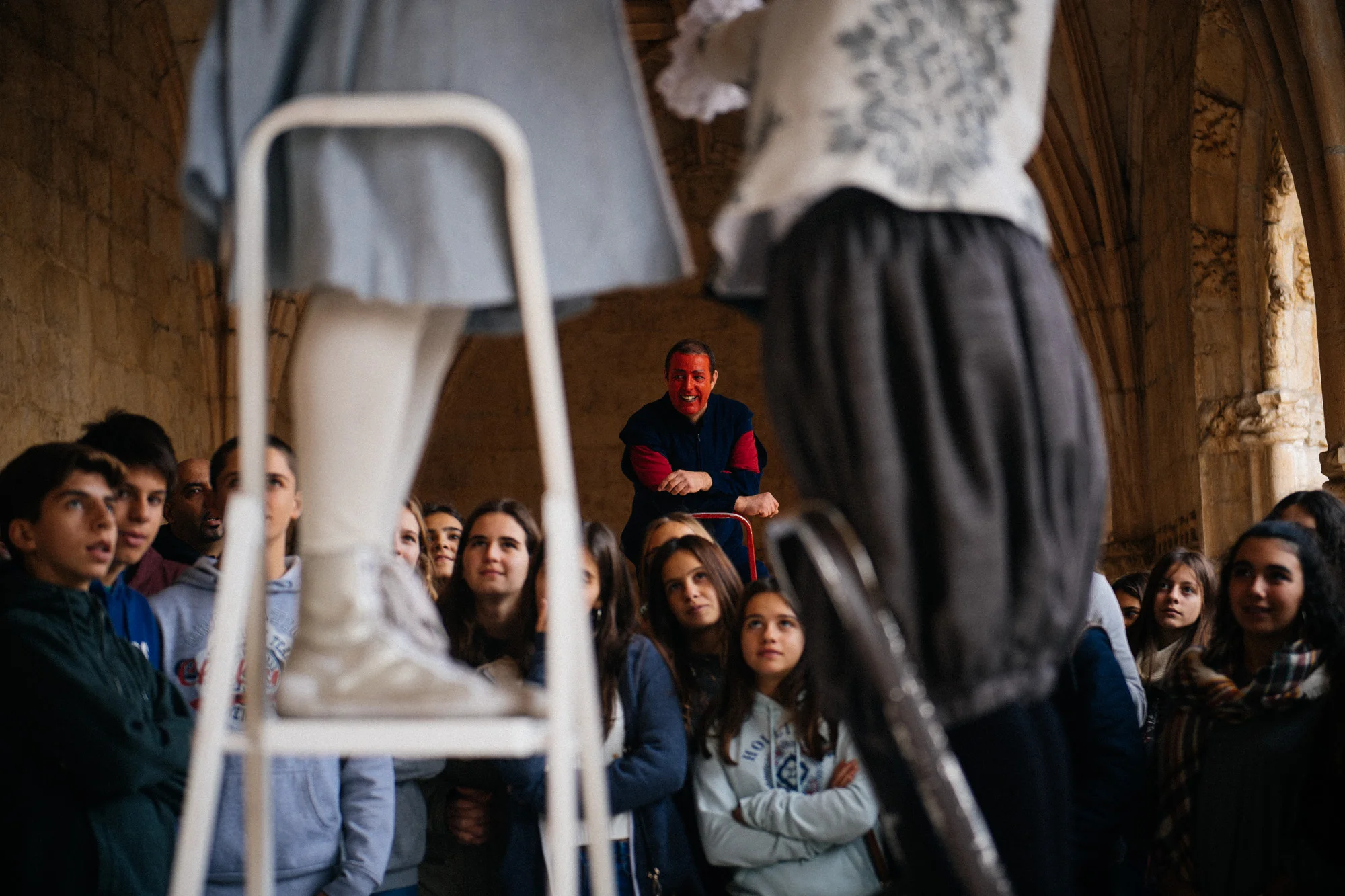 That day a play was being performed in the monastery. Although my native language is Portuguese, albeit from Brazil, I could barely understand classic Portuguese and was not able to follow the storyline of the play.