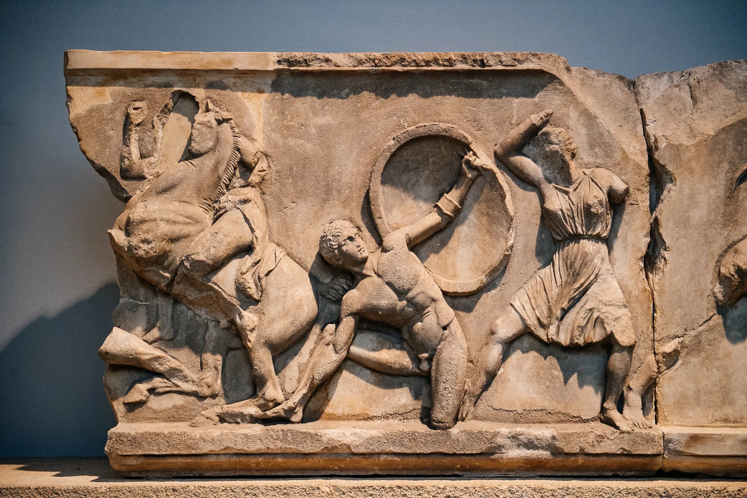 The sides of the Mausoleum were decorated with images of the Amazonomachy, the mythical fights between the greeks and the amazons.