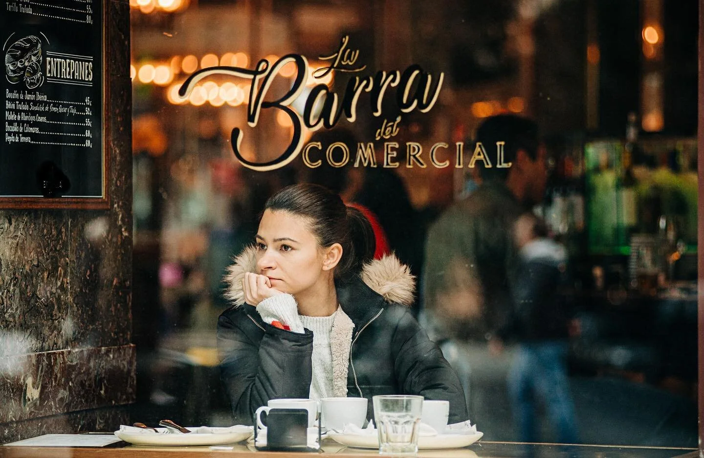 On a cold winter day @bizo.claudia and I went on a shoot at a local café in Madrid. I’m experimenting with model shooting and this is my first photo shoot.
#model #christmas #coffeeshop #coffee #cold #warm #madrid #spain #restaurant #tr