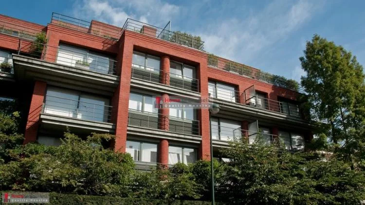 The Green Court, Woluwé