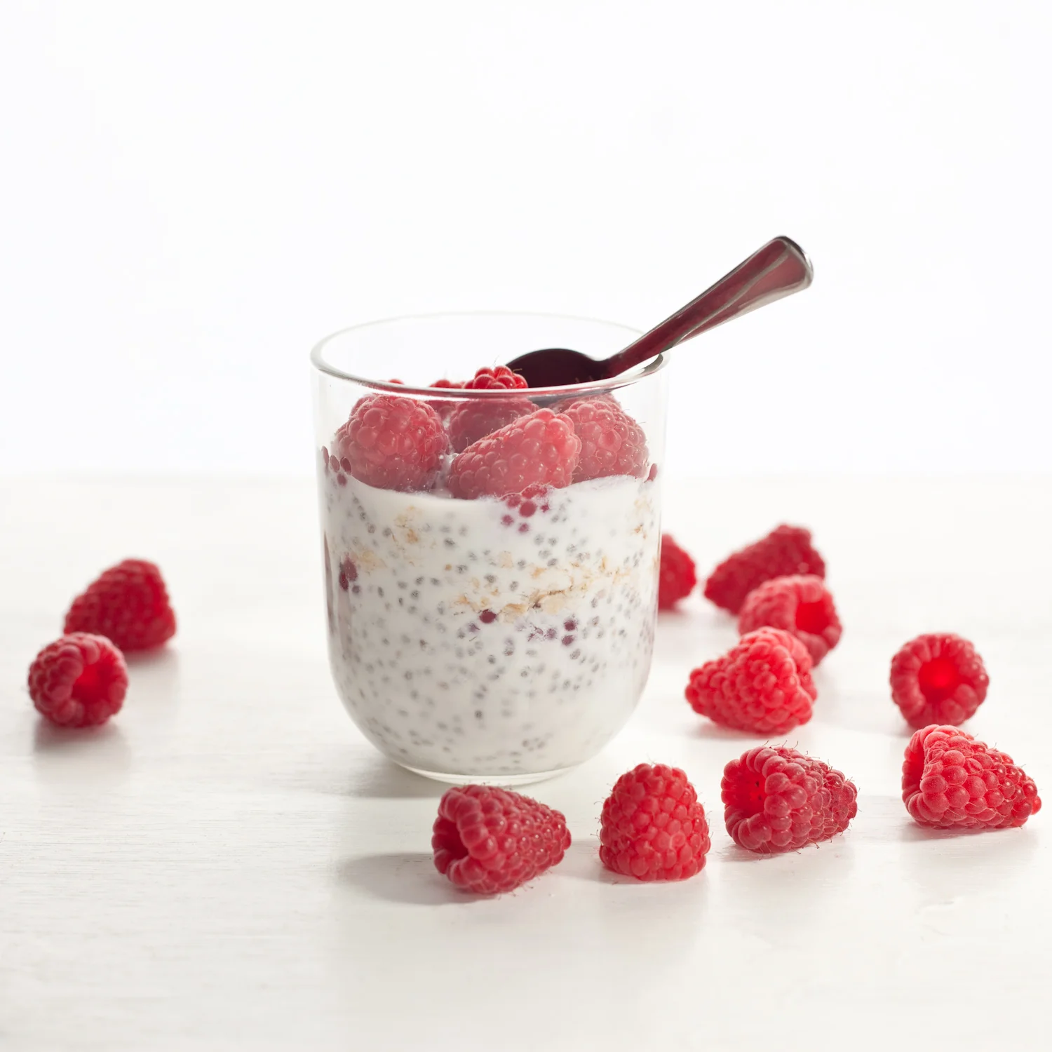 Kefir with Chia Seeds, Oats, and Raspberries