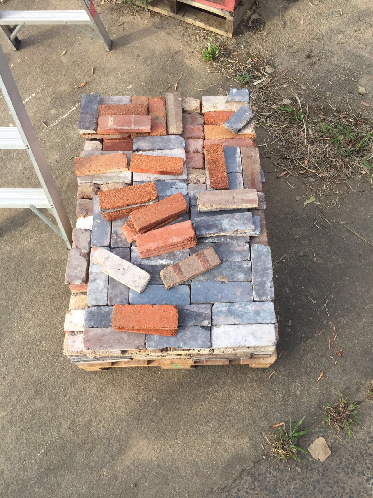 Brick Tiles Pallet 2.JPG