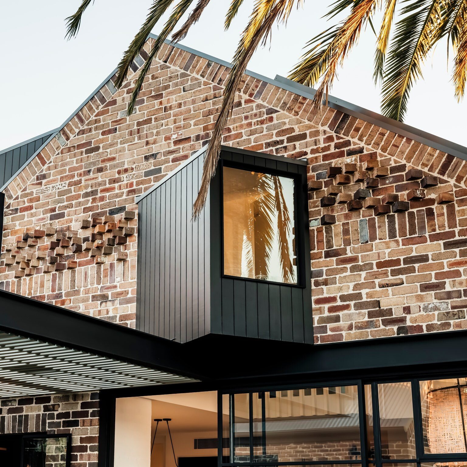 Today's post is about this beautiful project in Glebe using LOHAS Recycle Bricks

Architects: Kate Mountstephens, Burmah Constructions

At LOHAS Australia, the reuse and recycling of handpicked existing materials allow us to produce and supply premiu
