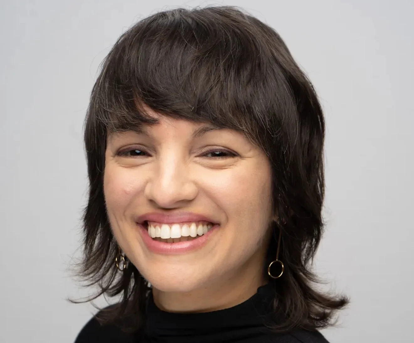 #438 Thanksgiving Special: Disagreeing Better With Those You Love. Mónica Guzmán