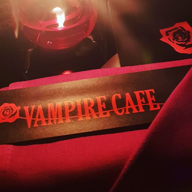 Tokyo vampire cafe, where the attitude is a strong as the red velvet decor #stupidemos