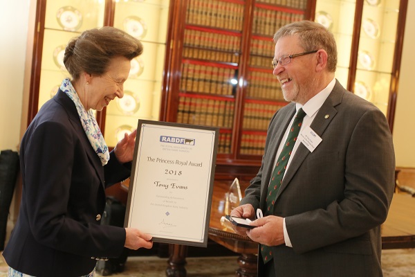 Dairy industry's highest accolade awarded to Tony Evans