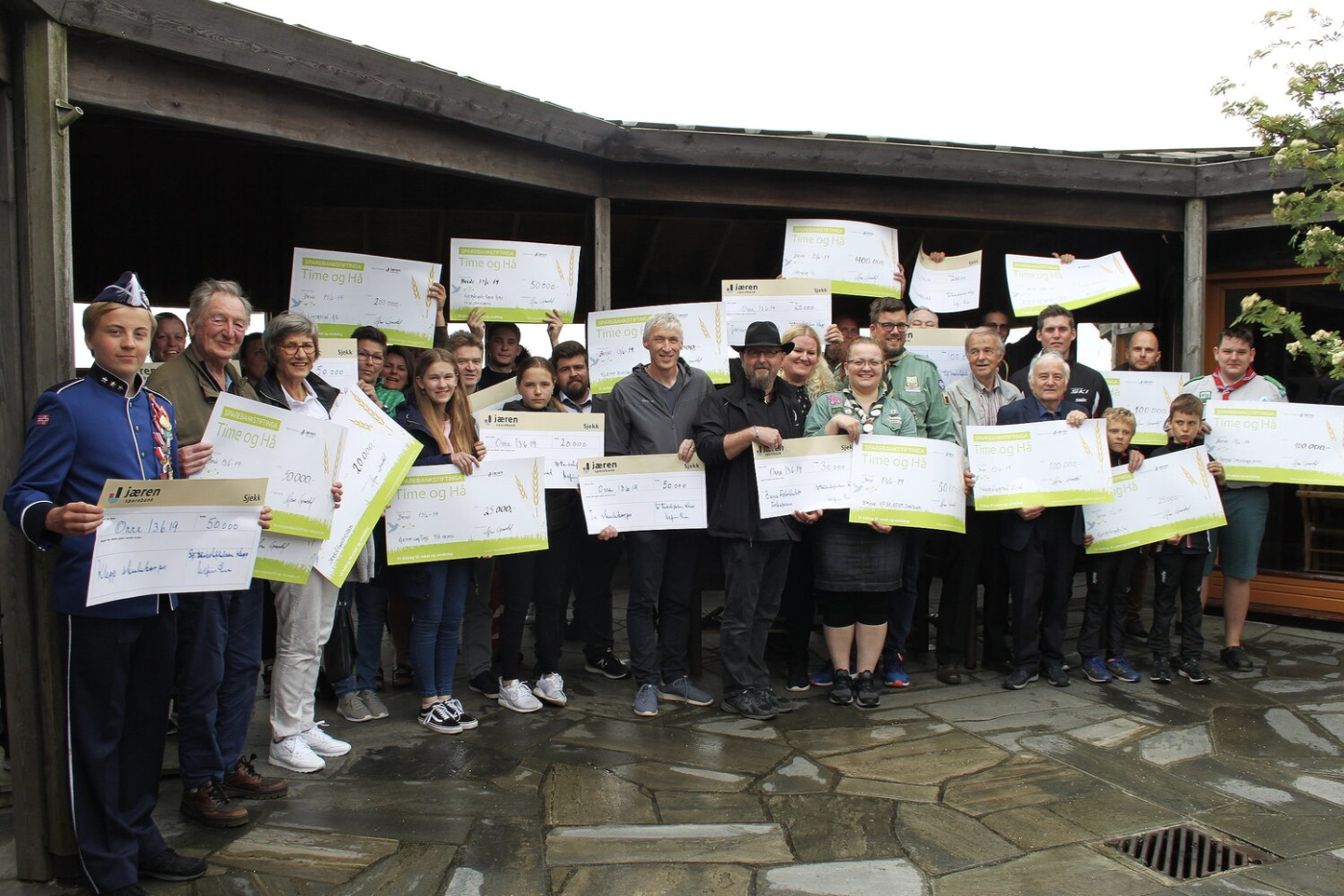 Utdeling av gåver frå Sparebankstiftelsen i Klepp på Friluftshuset