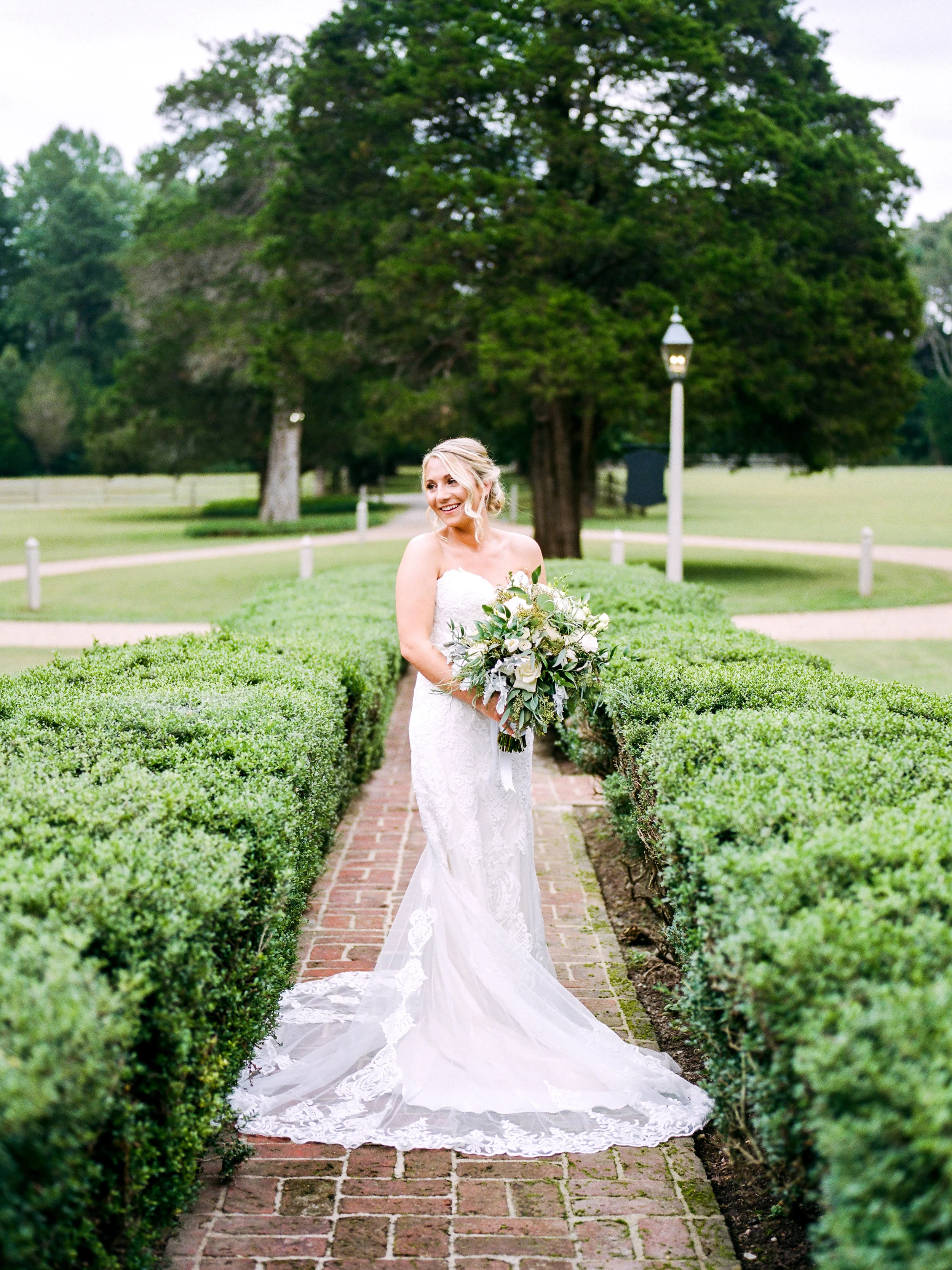 MeganMichael_BrideGroom_AmyNicolePhotography012.jpg