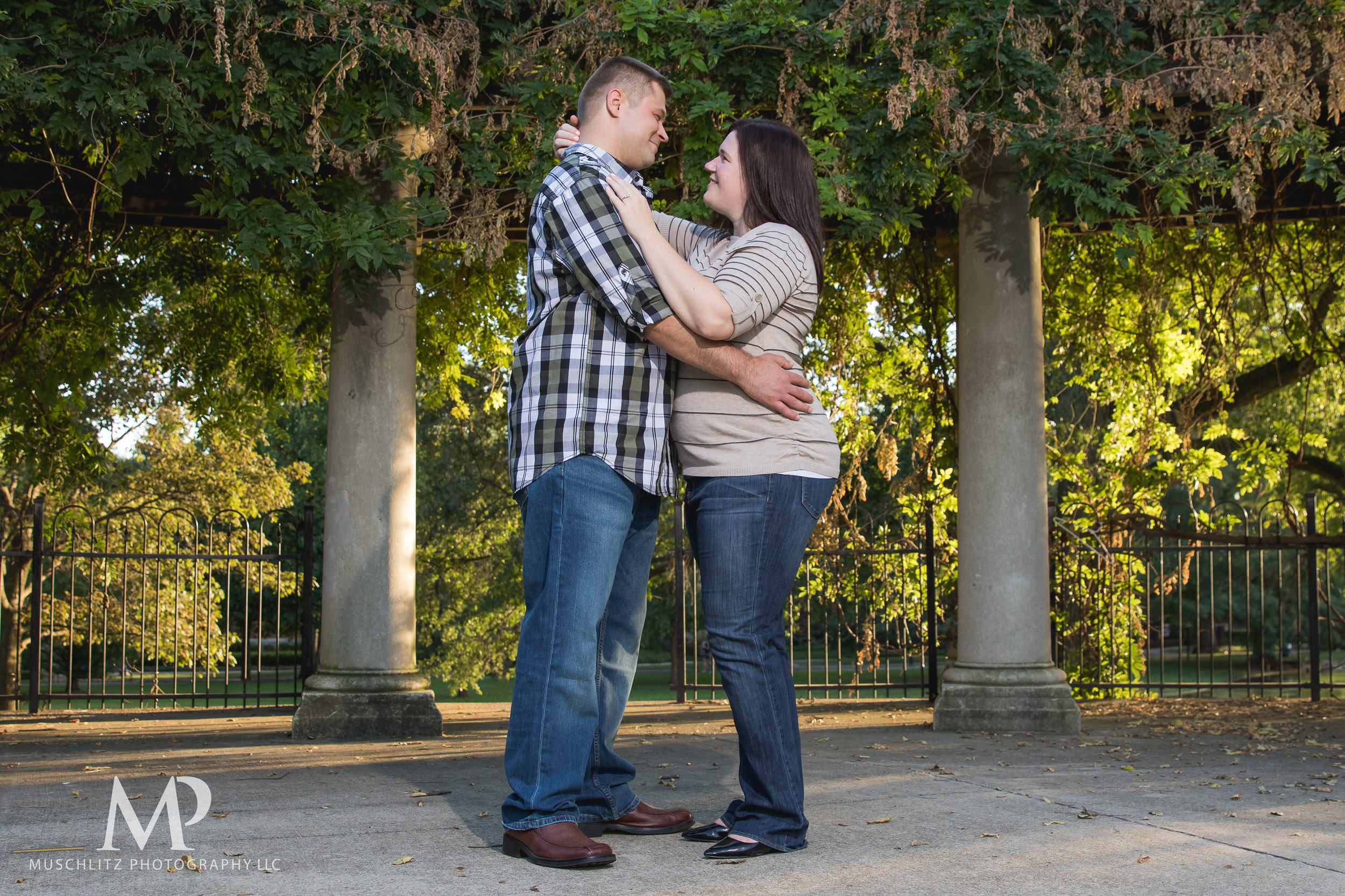 schiller-park-german-village-columbus-ohio-engagement-portrait-session-muschlitz-photography-006.JPG