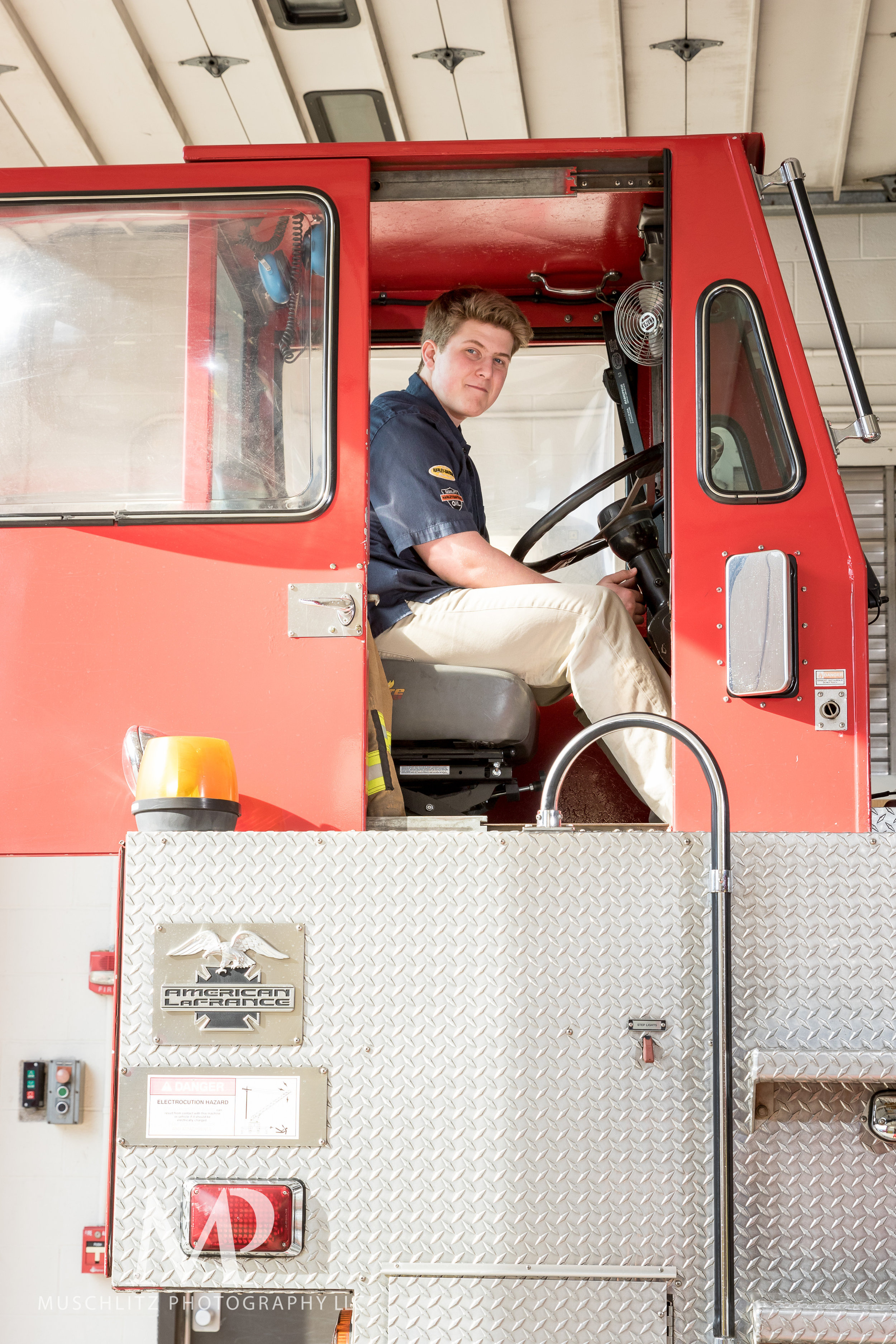 senior-portrait-fire-station-fireman-gahanna-columbus-photographer-studio-018.JPG