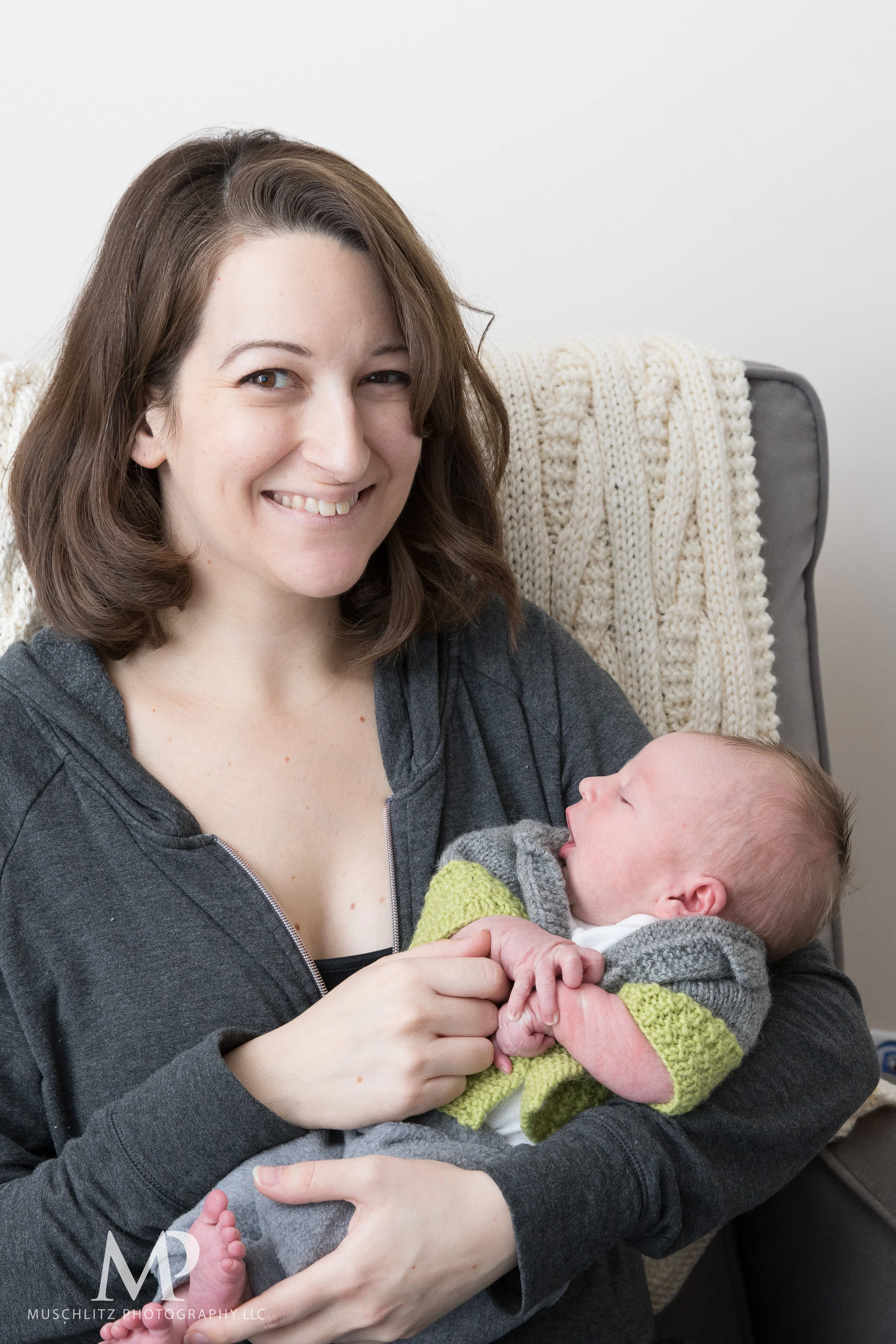 Columbus-Ohio-Newborn-Portrait-Session-Home-079.JPG