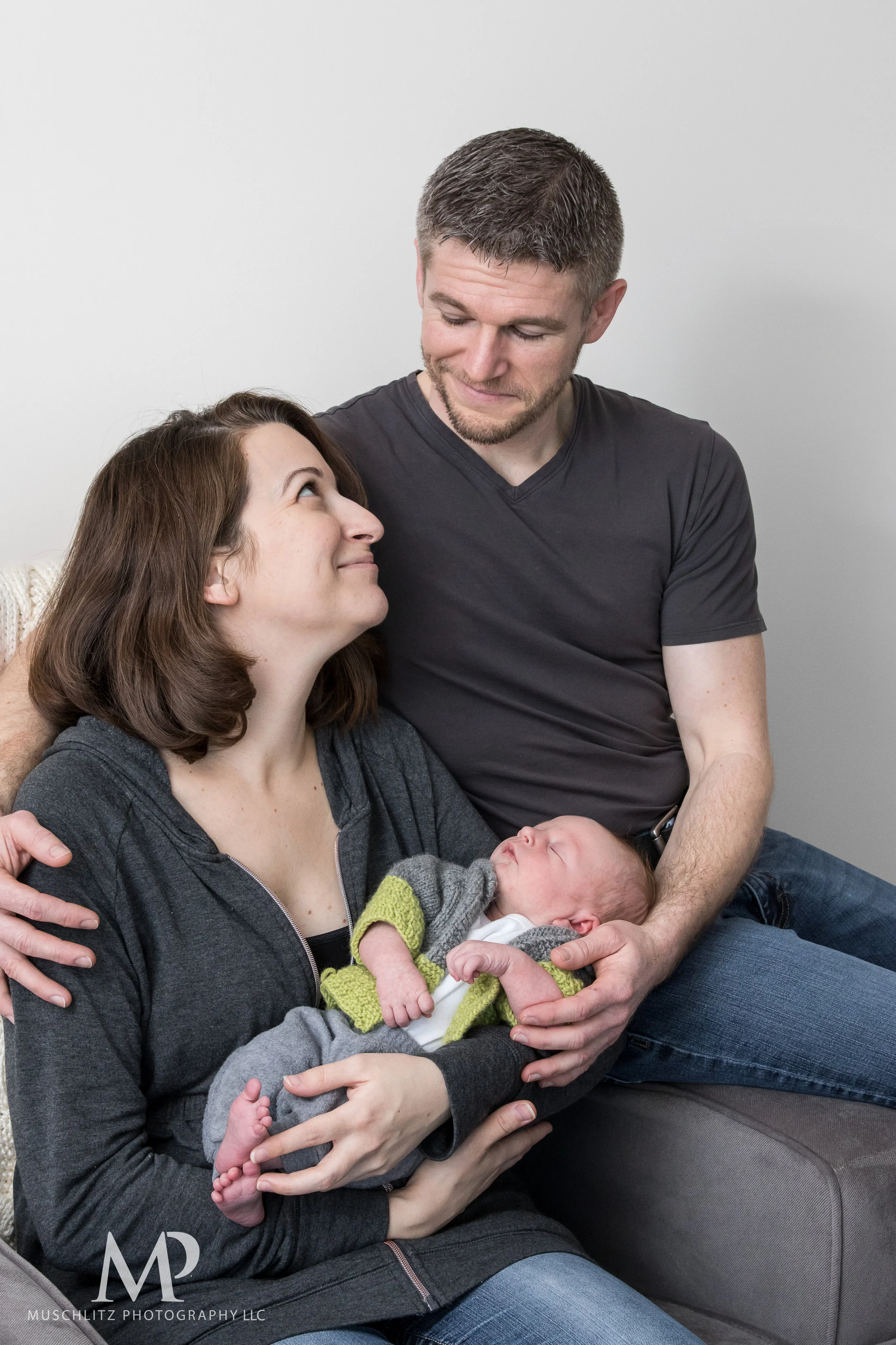 Columbus-Ohio-Newborn-Portrait-Session-Home-082.JPG