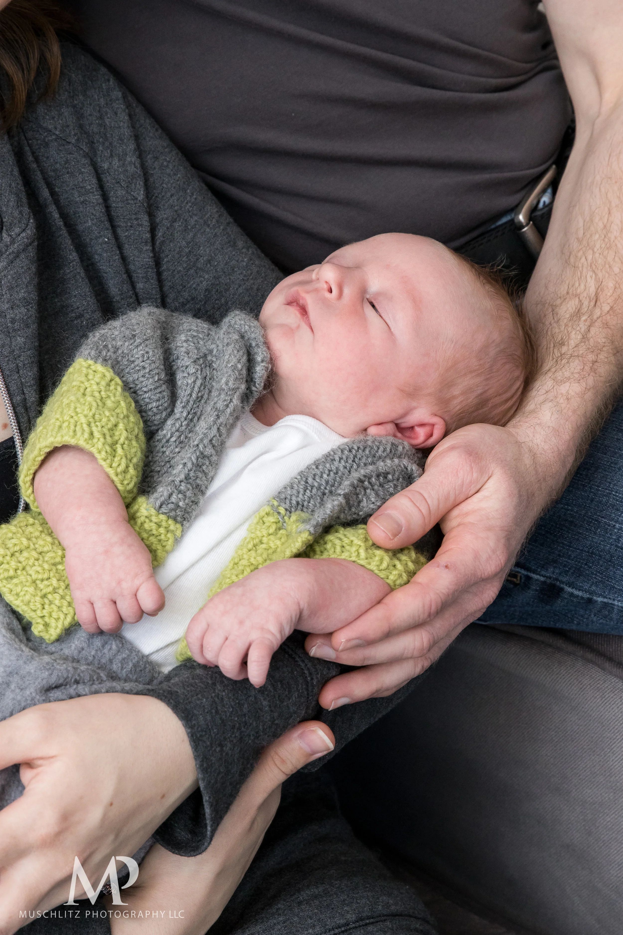 Columbus-Ohio-Newborn-Portrait-Session-Home-083.JPG